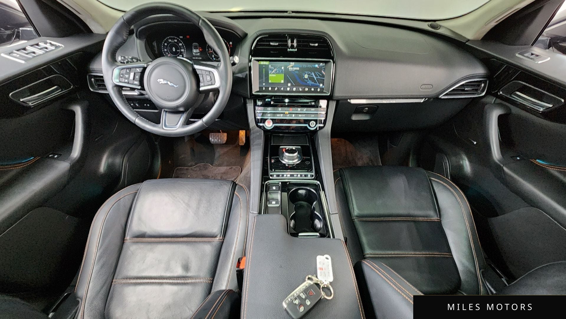 Jaguar F-PACE 2020 — миниатюра 10