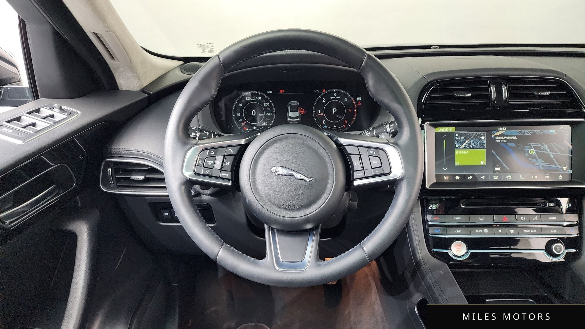 Jaguar F-PACE 2020 — миниатюра 22