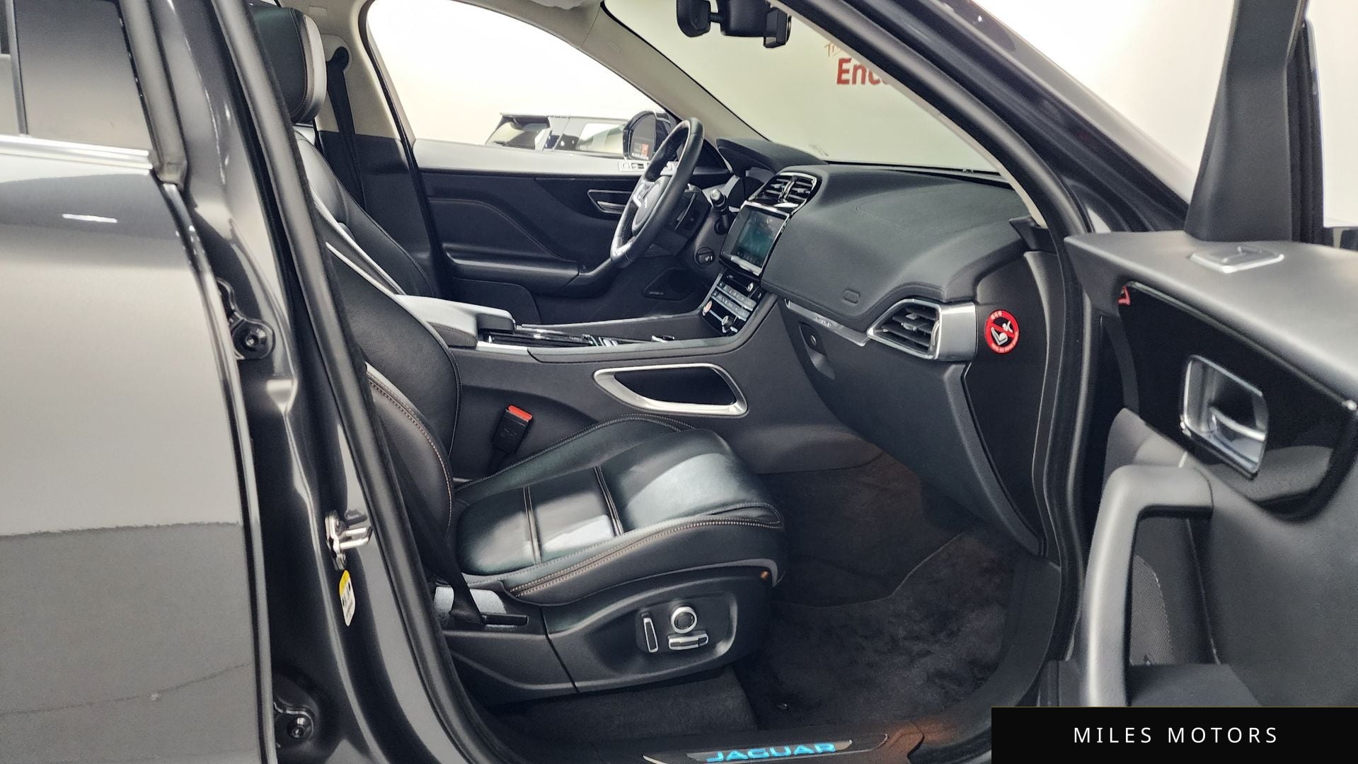 Jaguar F-PACE 2020 — миниатюра 16