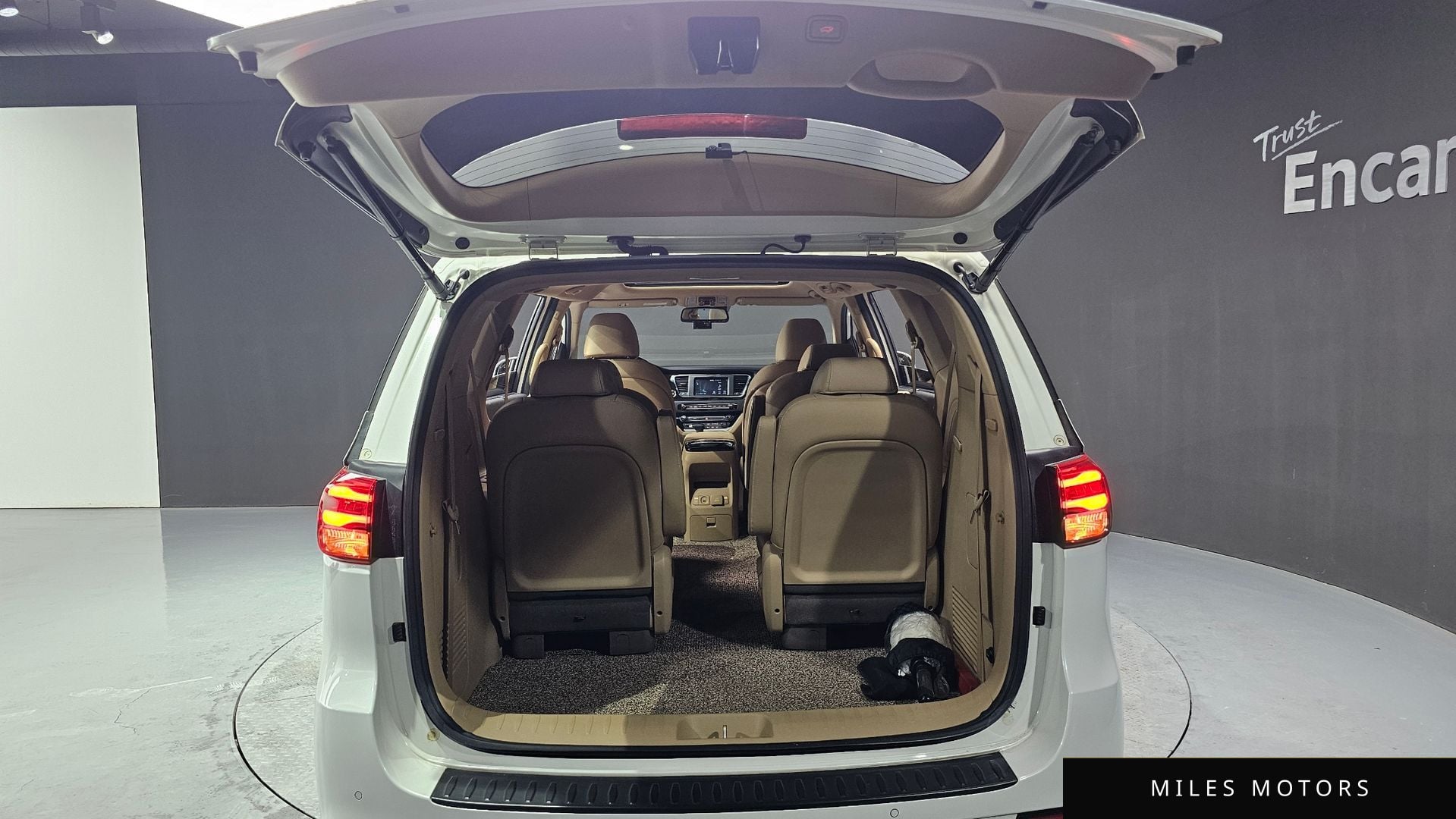 Kia Canival 2019 — миниатюра 26