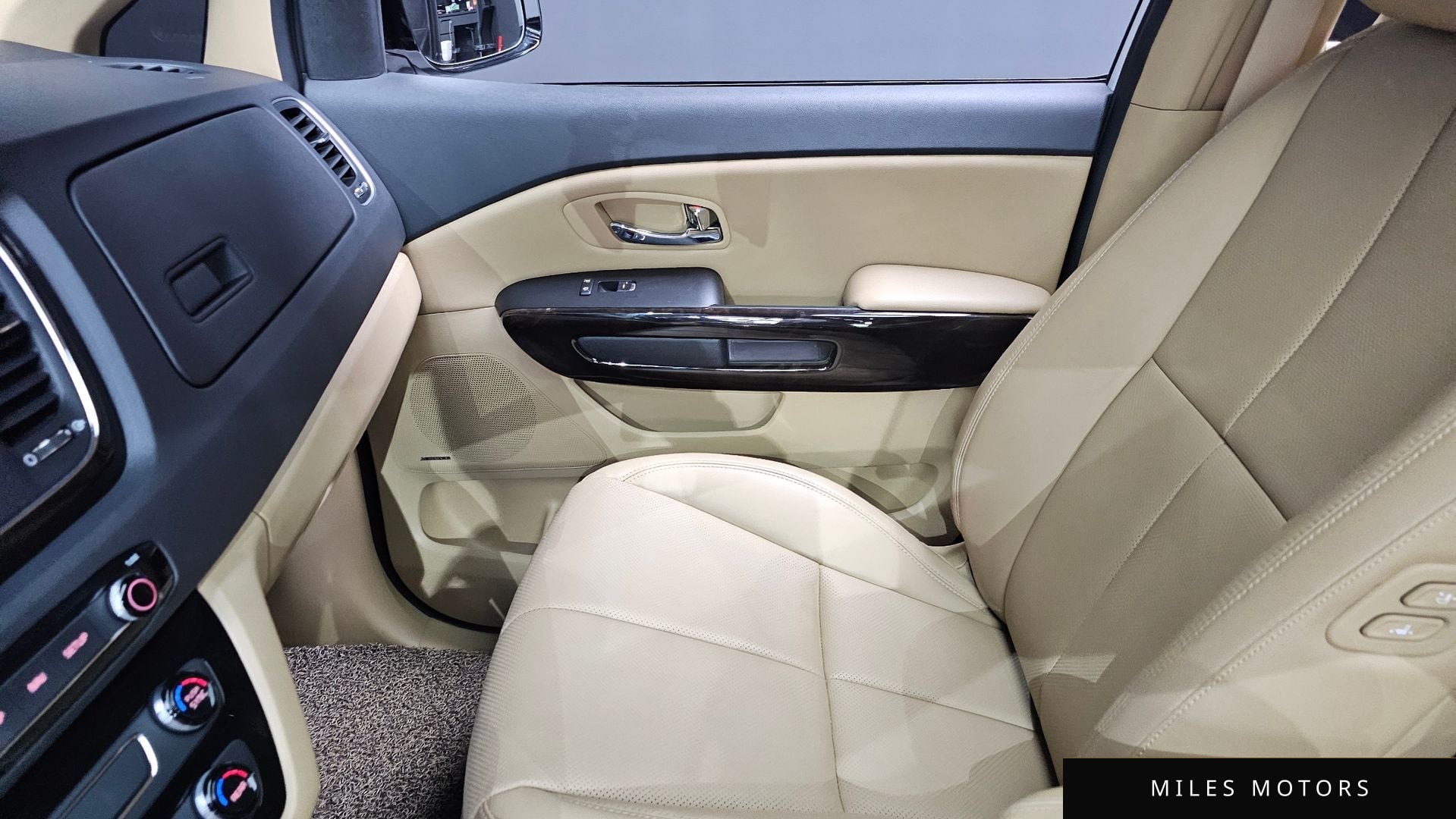 Kia Canival 2019 — миниатюра 15