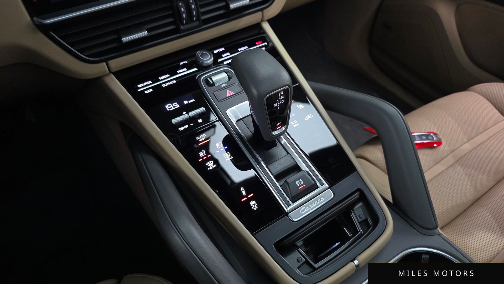 Porsche Cayenne 2021 — миниатюра 9