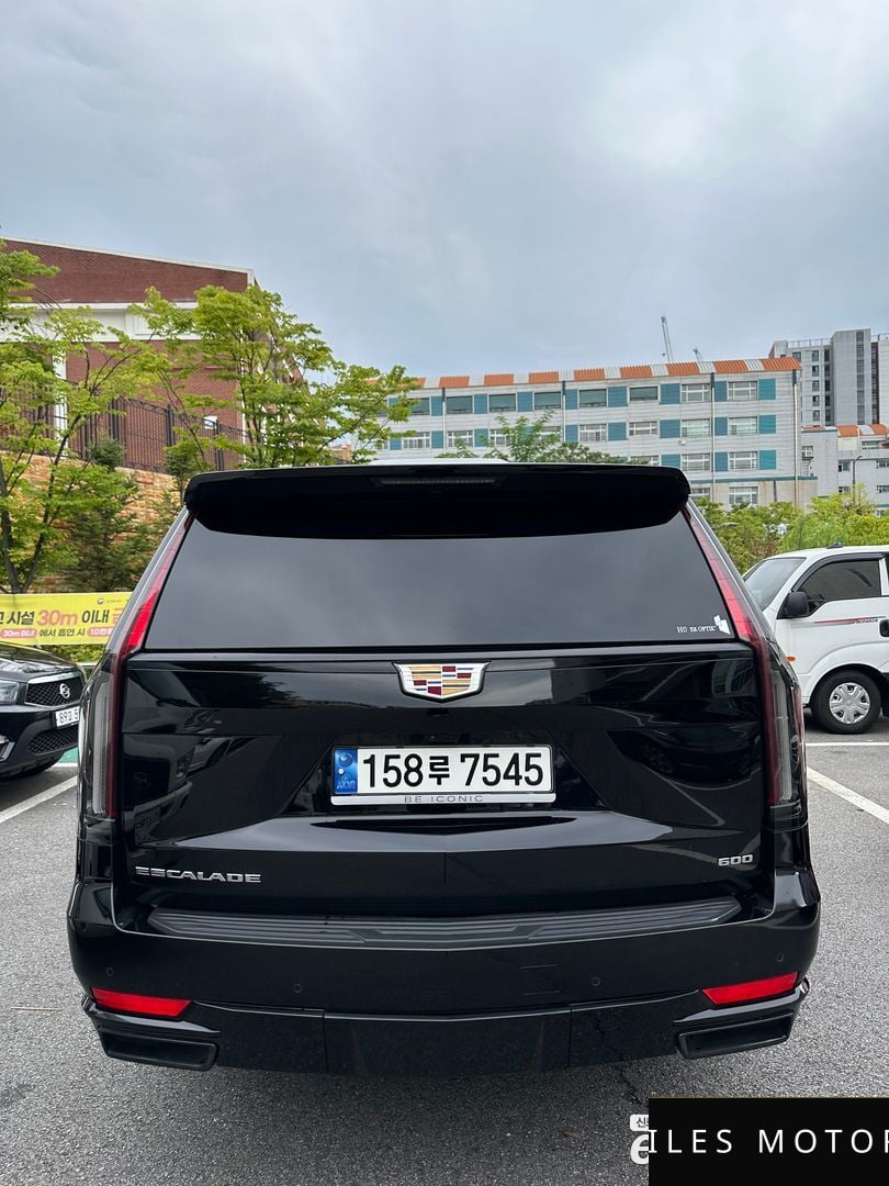 Cadillac Escalade 2023 — миниатюра 4