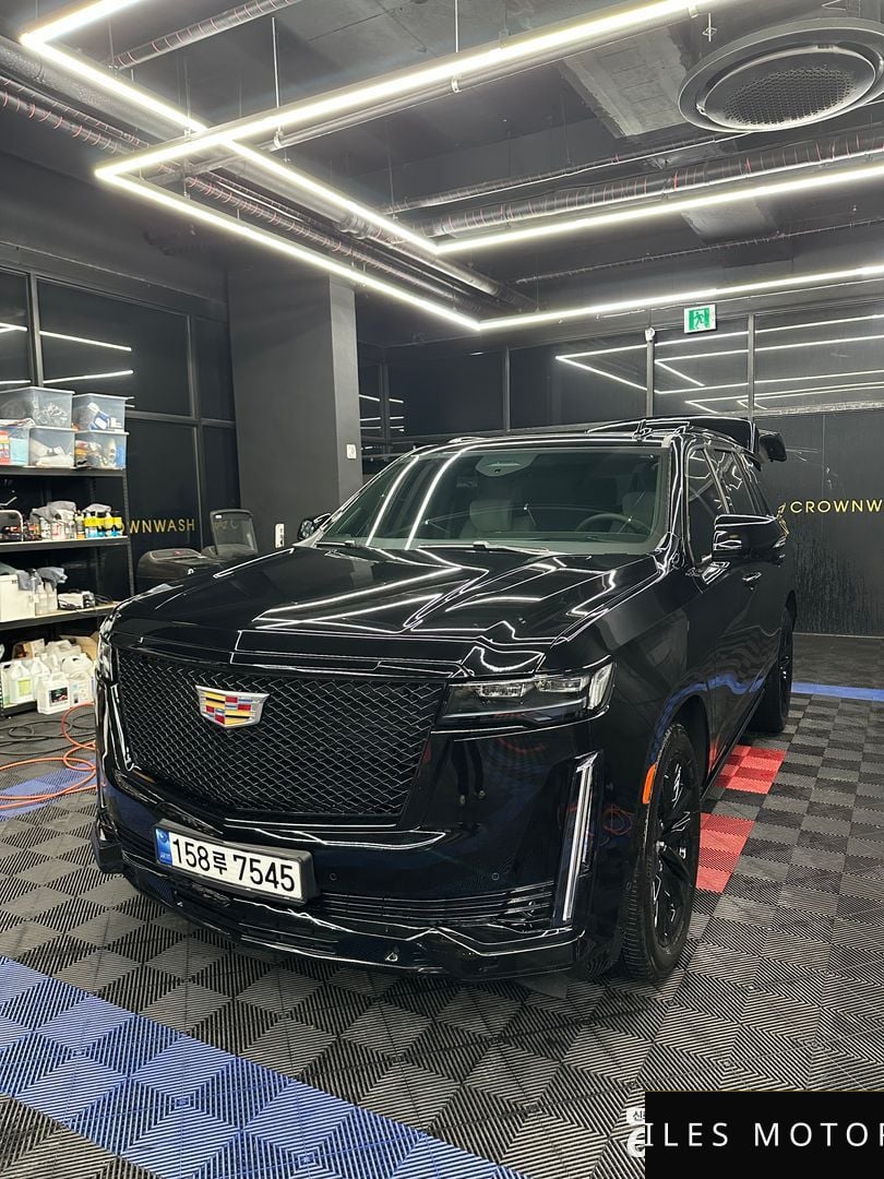 Cadillac Escalade 2023 — миниатюра 5