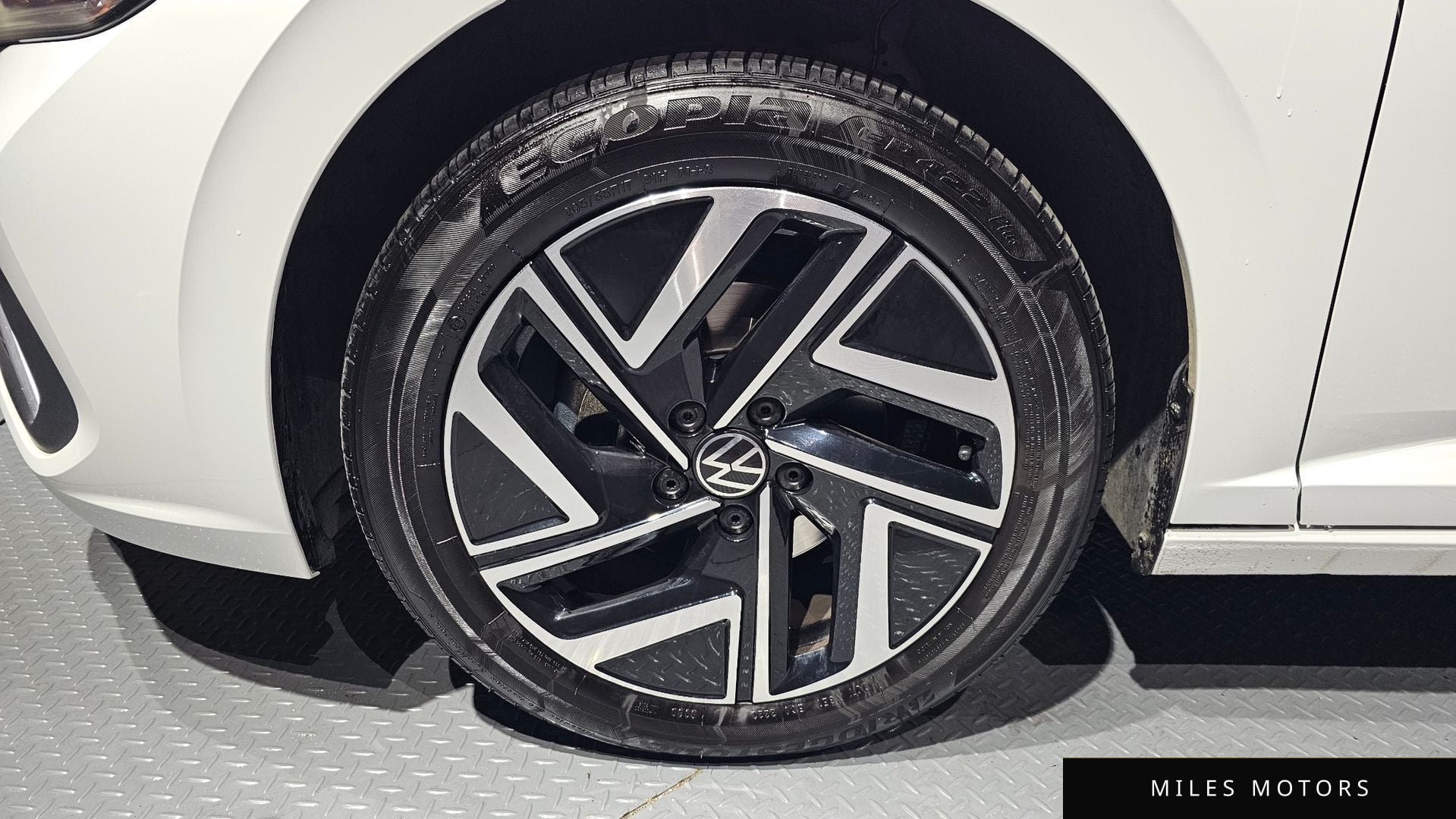 Volkswagen 제타 2023 — миниатюра 5