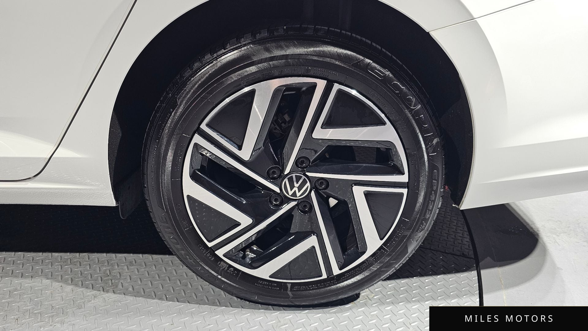 Volkswagen 제타 2023 — миниатюра 7