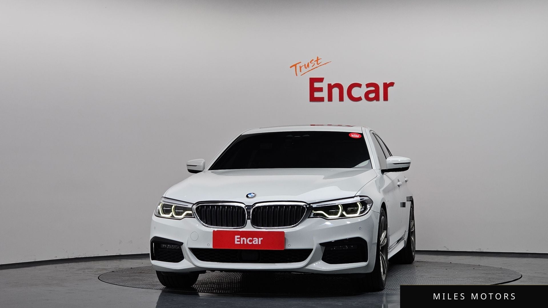 BMW 5 Series (G30) 2019 — миниатюра 3