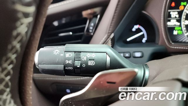 Лексус LS500 2018 — миниатюра 33
