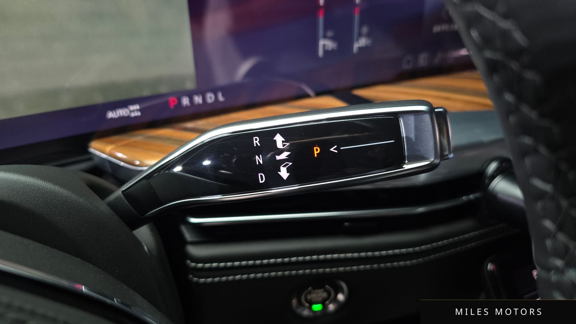 Cadillac Escalade 2025 — миниатюра 12