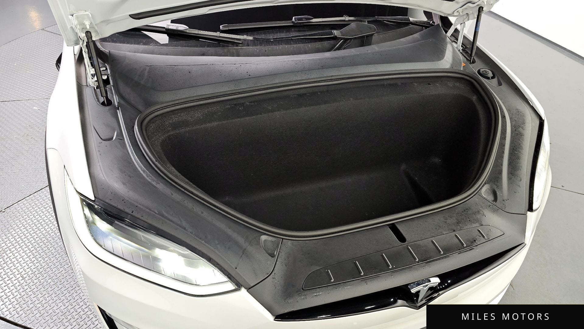 Tesla Model X 2024 — миниатюра 5