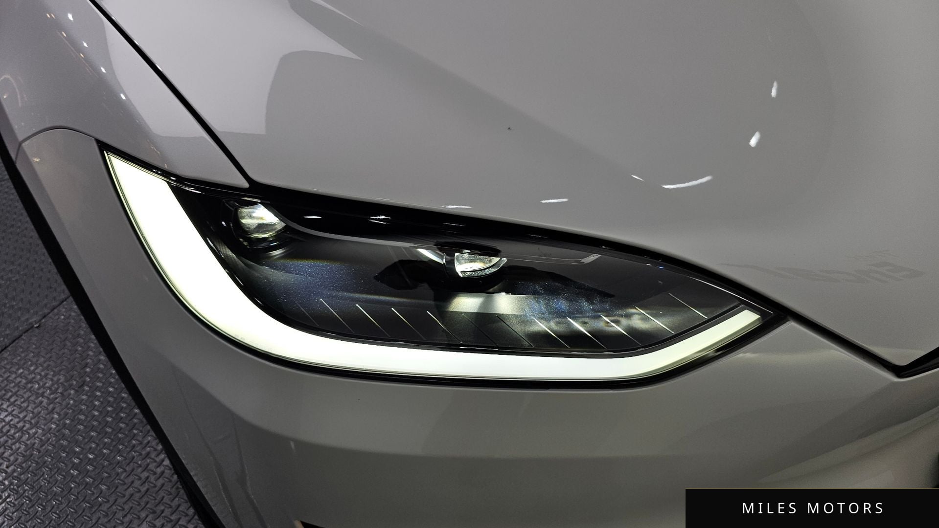 Tesla Model X 2024 — миниатюра 7