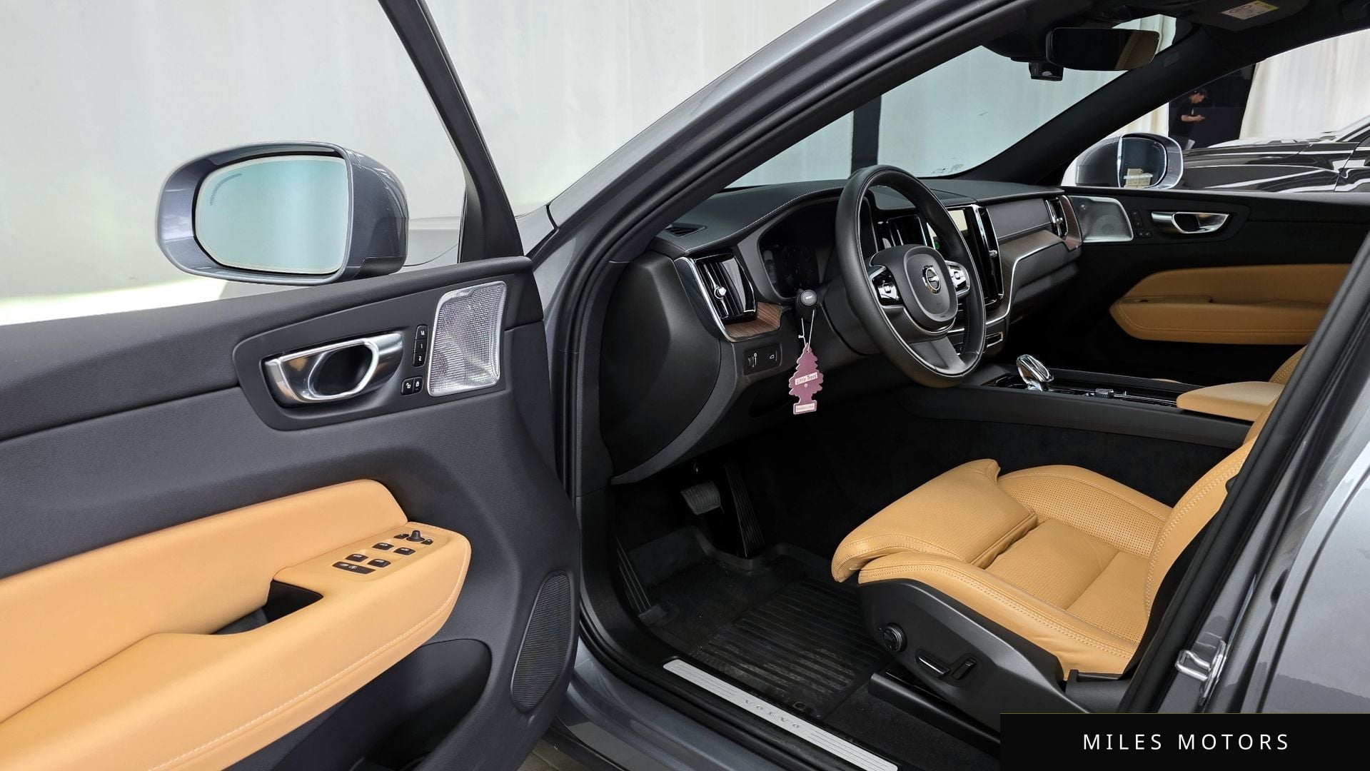 Volvo XC60 2021 — миниатюра 10