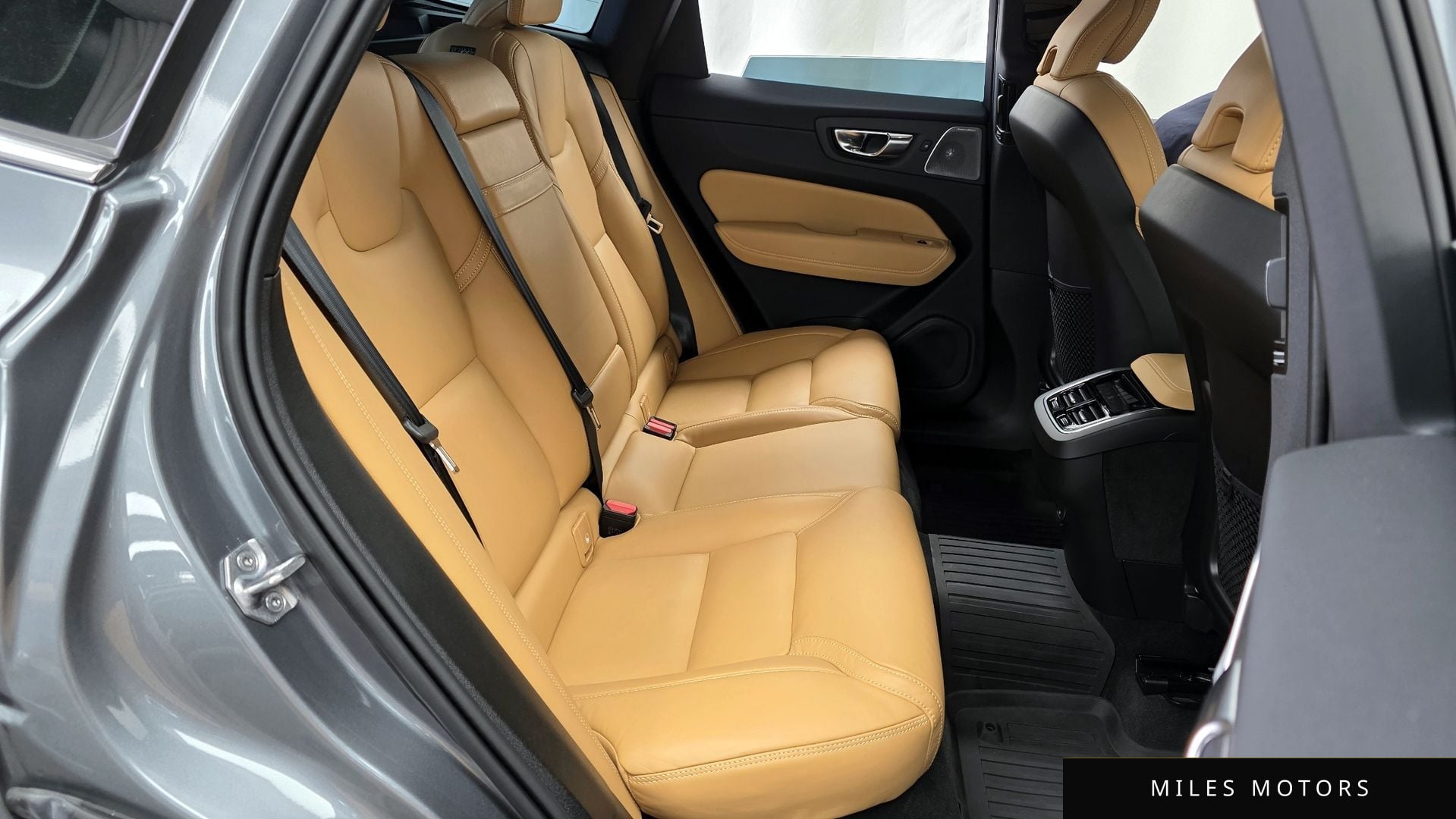 Volvo XC60 2021 — миниатюра 12