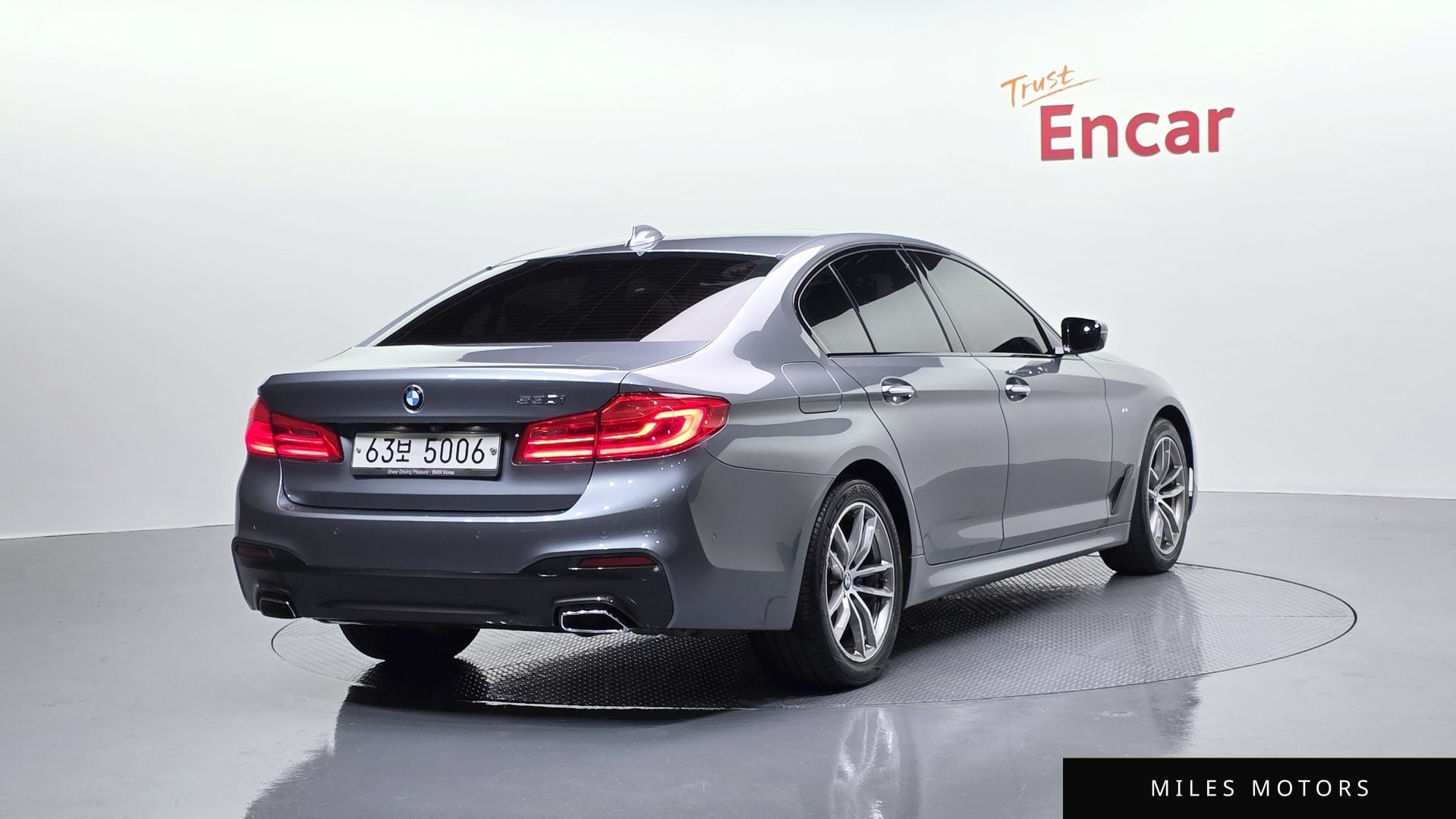 BMW 5 Series (G30) 2017 — миниатюра 2