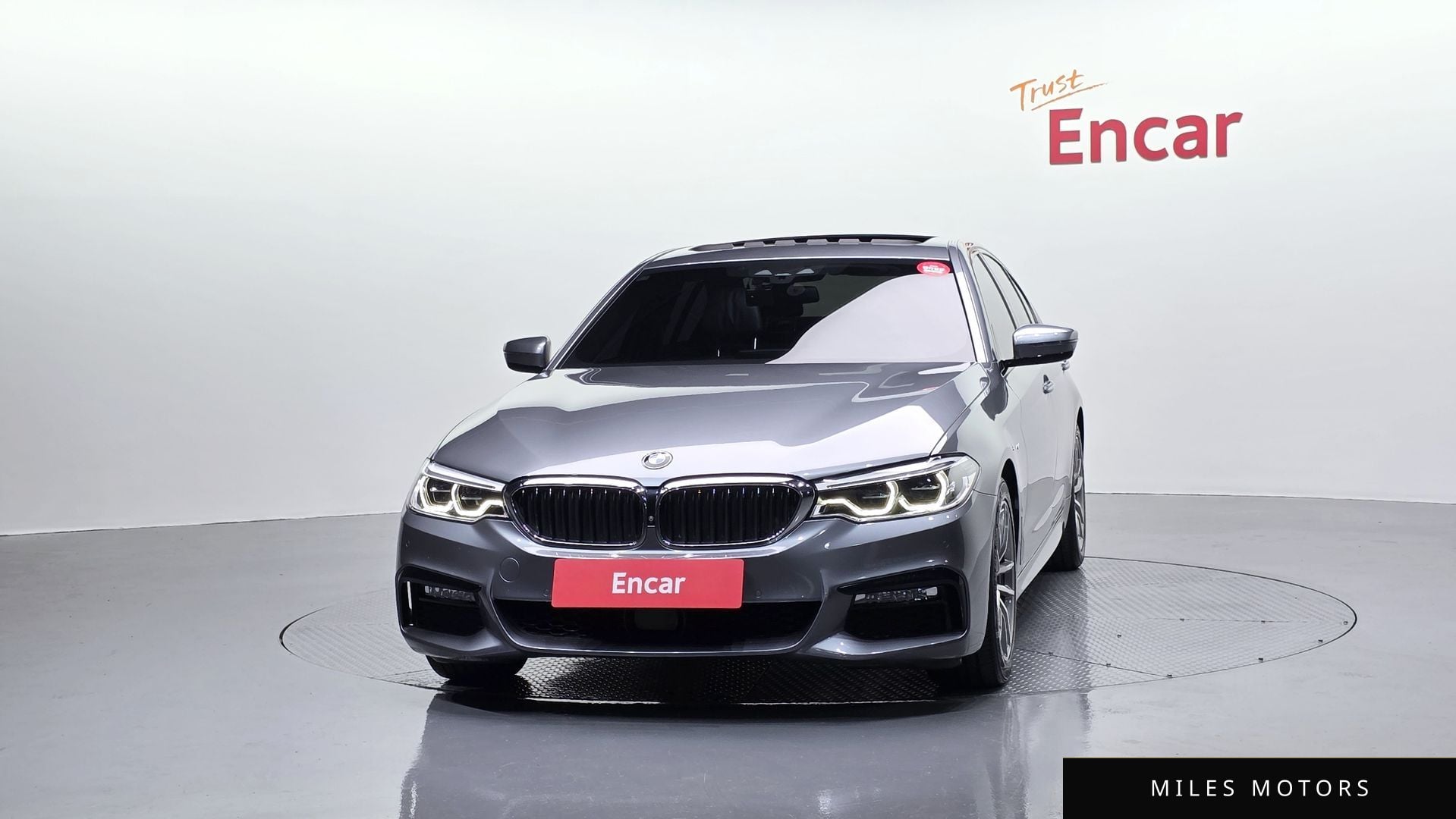 BMW 5 Series (G30) 2017 — миниатюра 3