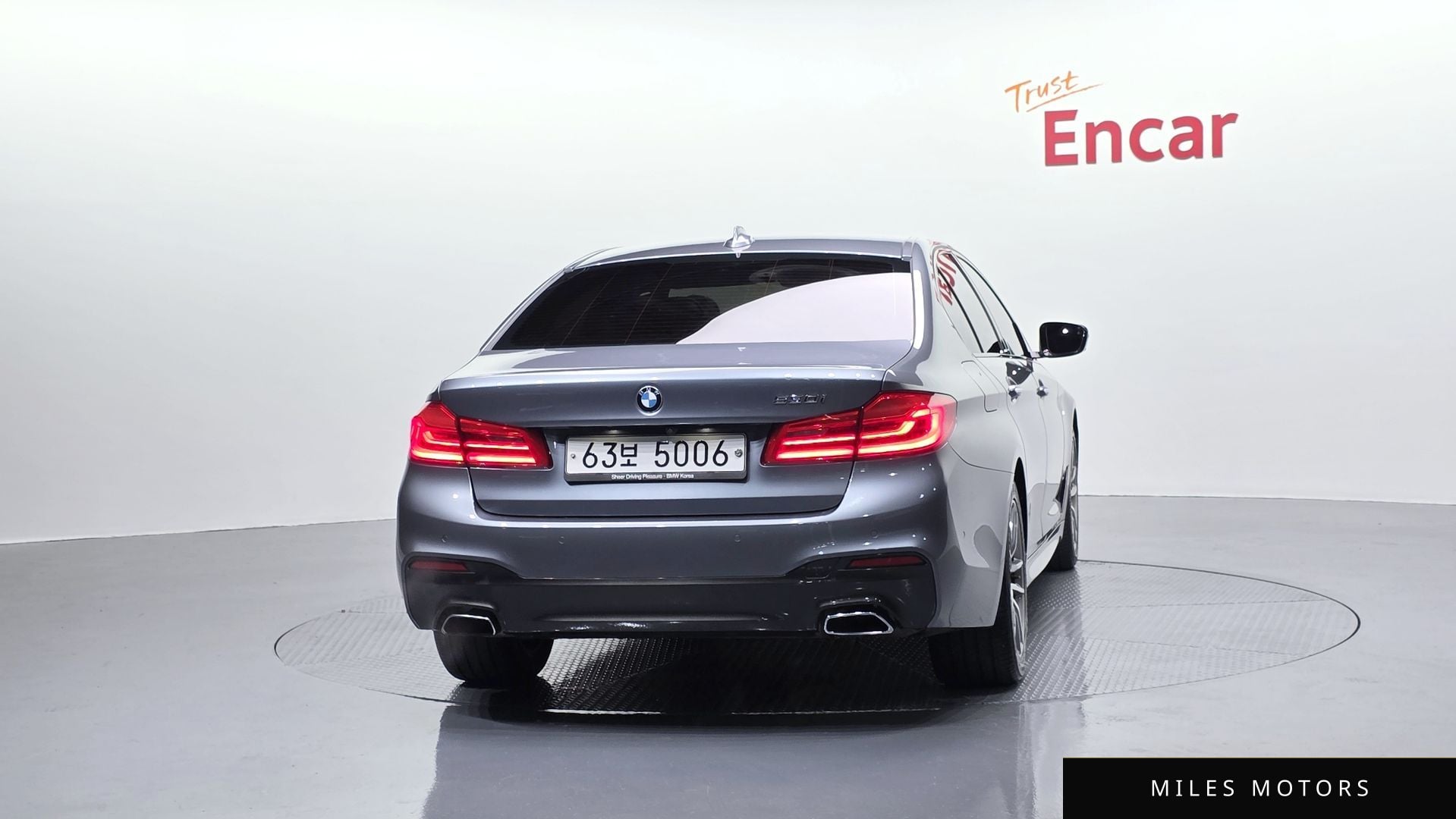 BMW 5 Series (G30) 2017 — миниатюра 4