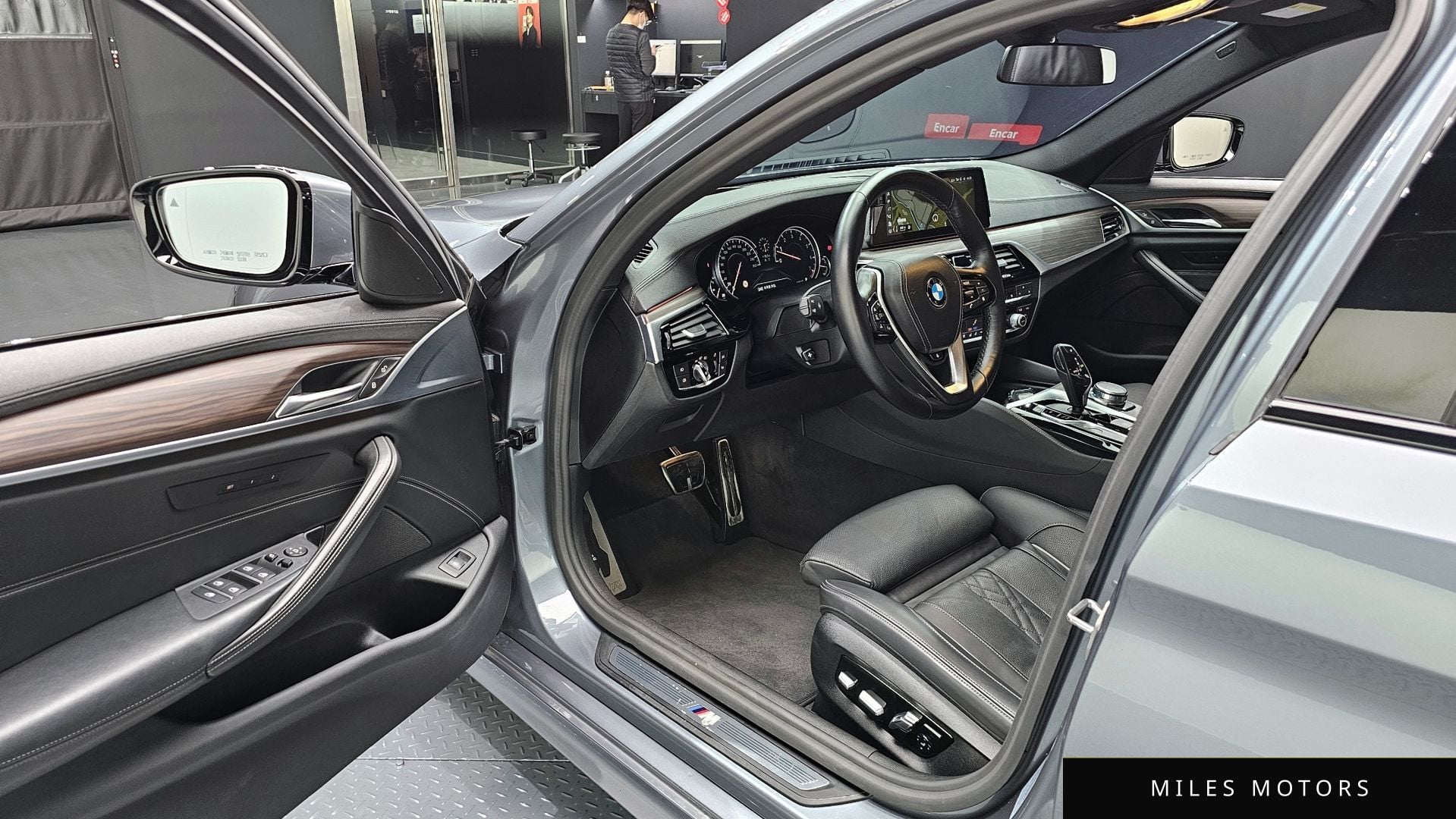 BMW 5 Series (G30) 2017 — миниатюра 10