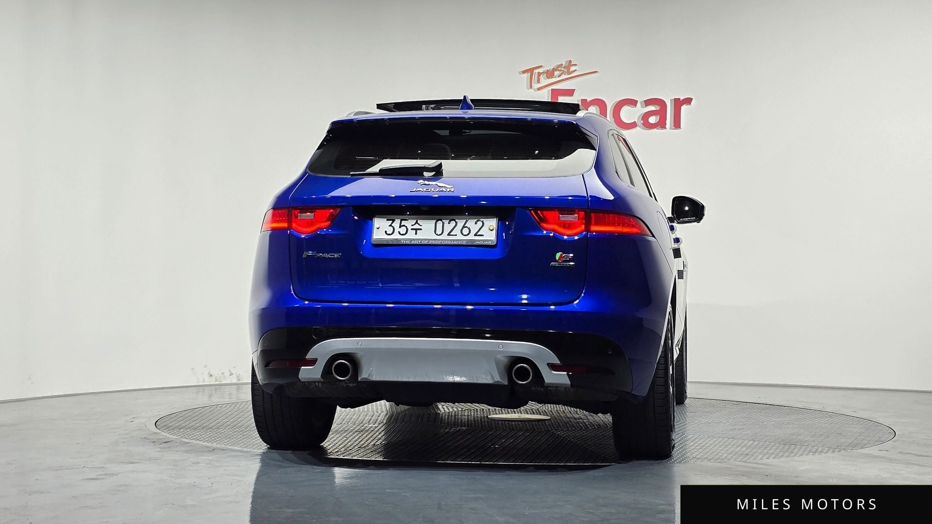 Jaguar F-PACE 2017 — миниатюра 4