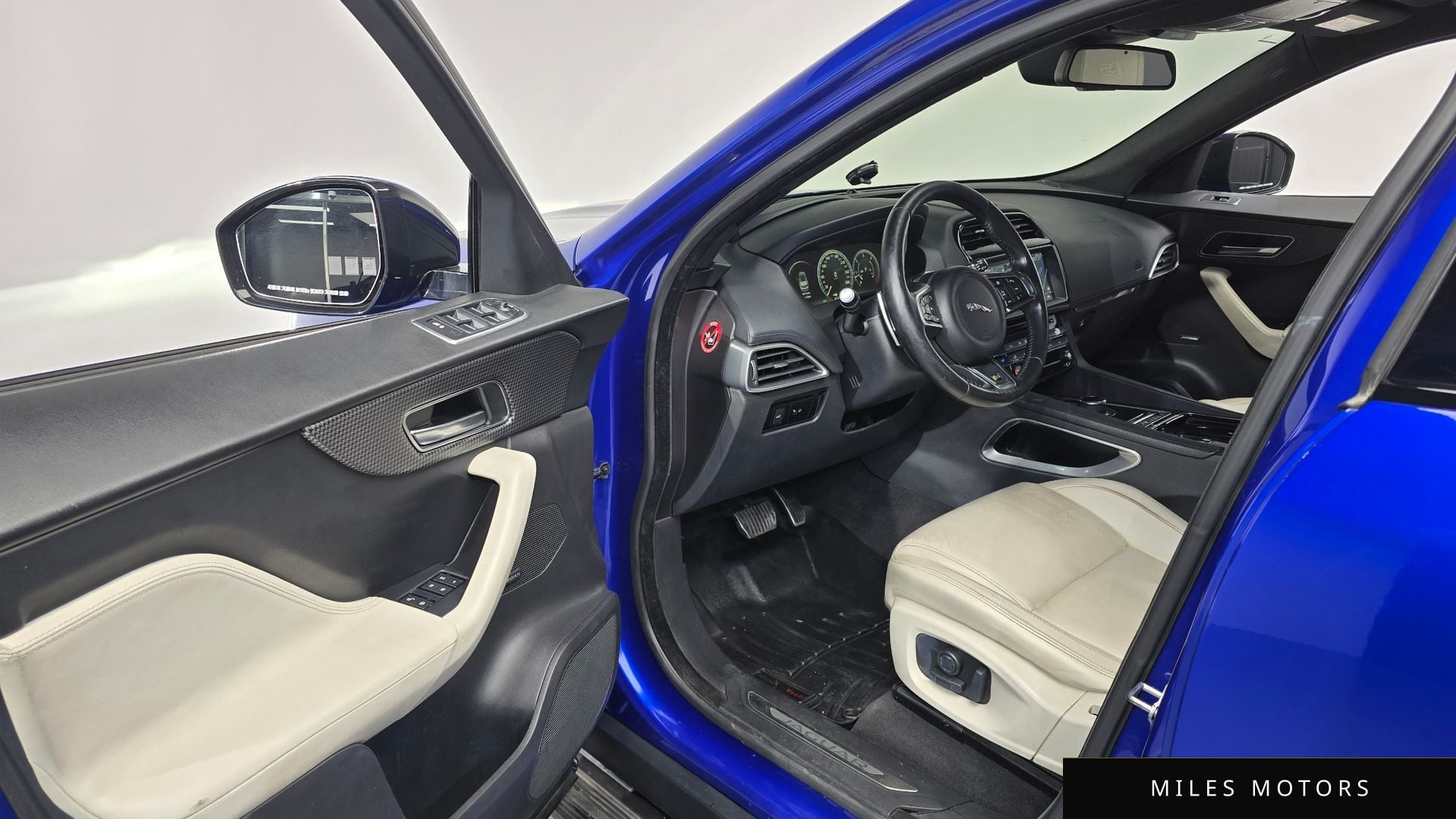 Jaguar F-PACE 2017 — миниатюра 10