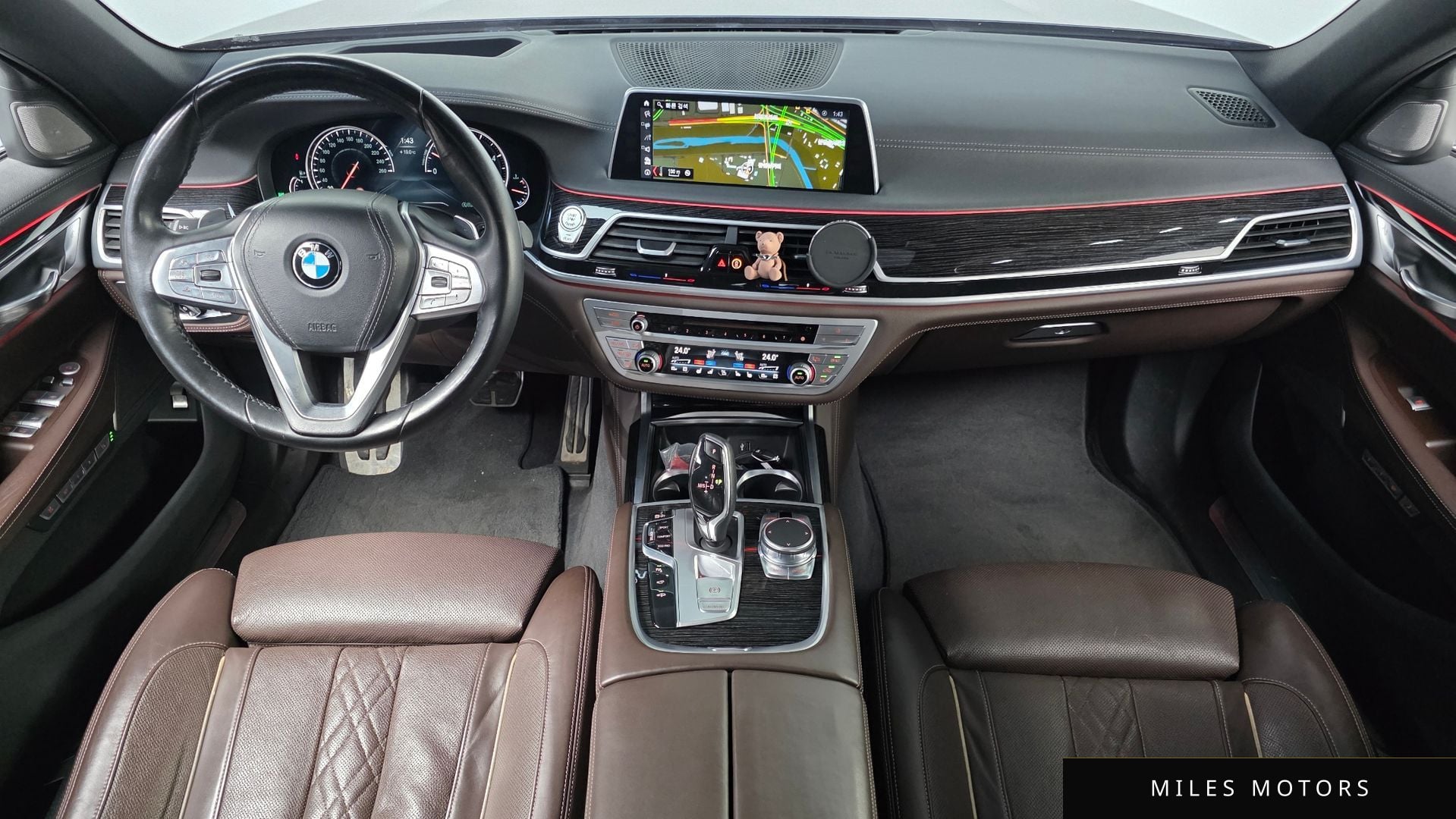 BMW 7 Series (G11) 2018 — миниатюра 7