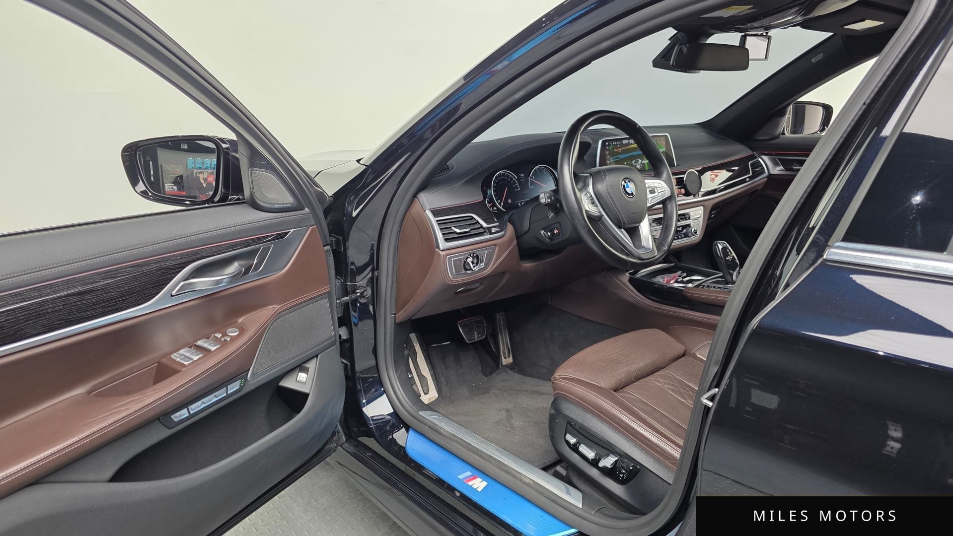 BMW 7 Series (G11) 2018 — миниатюра 10