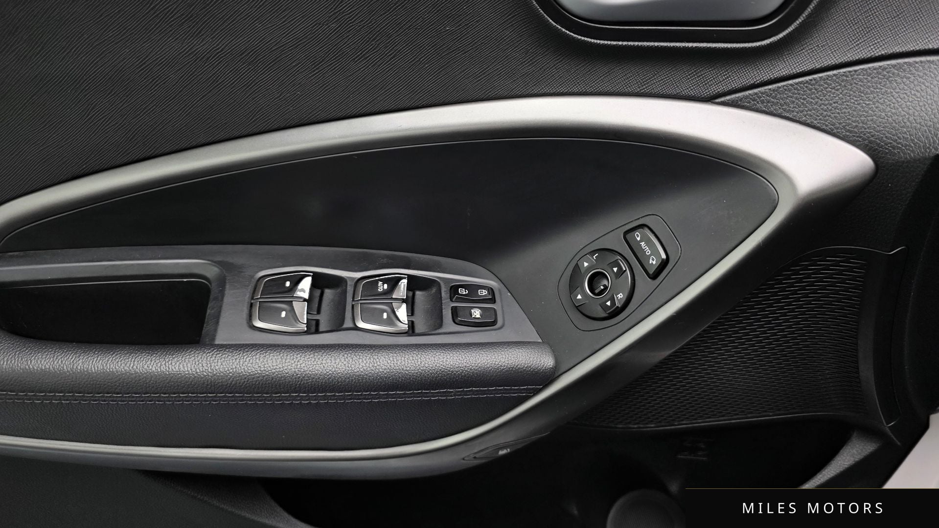 Hyundai Santafe 2016 — миниатюра 28