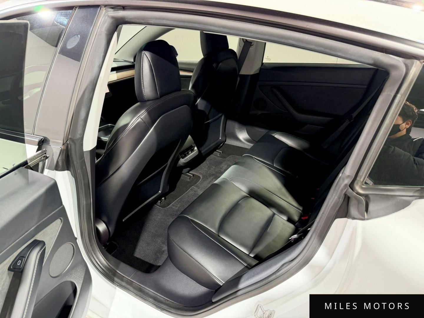 Tesla 모델 3 2022 — миниатюра 6