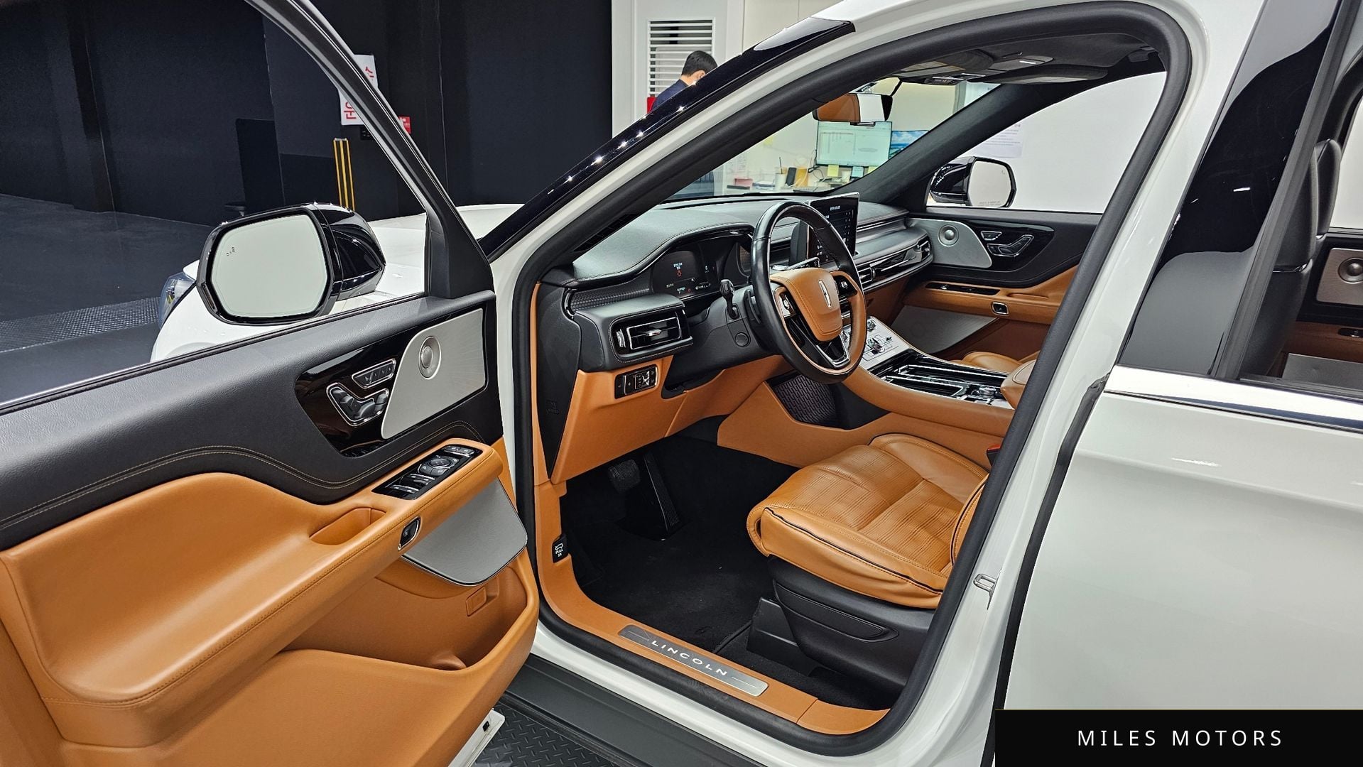 Lincoln Aviator 2023 — миниатюра 10