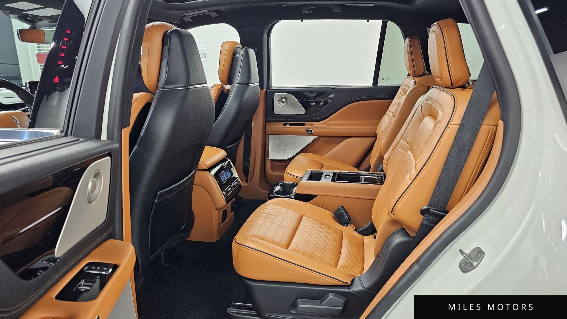 Lincoln Aviator 2023 — миниатюра 11