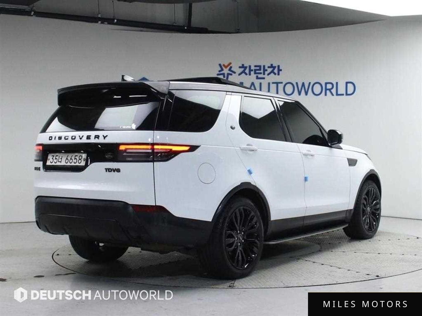 Land Rover Discovery 2018 — миниатюра 2