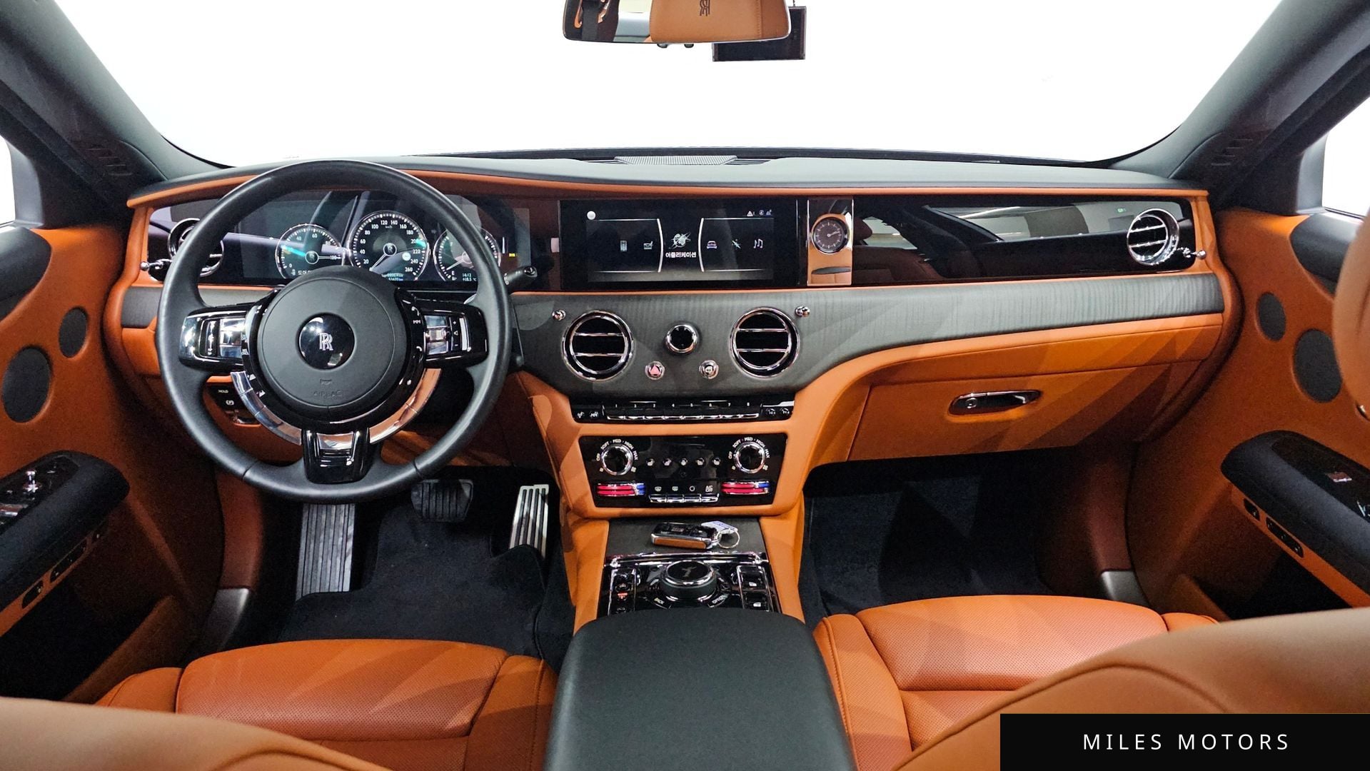Rolls-Royce 고스트 2023 — миниатюра 10