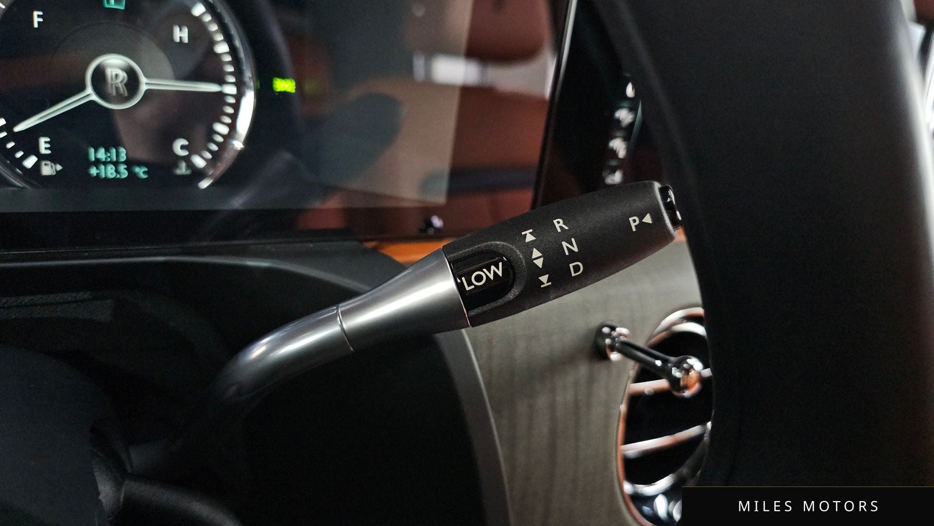 Rolls-Royce 고스트 2023 — миниатюра 12