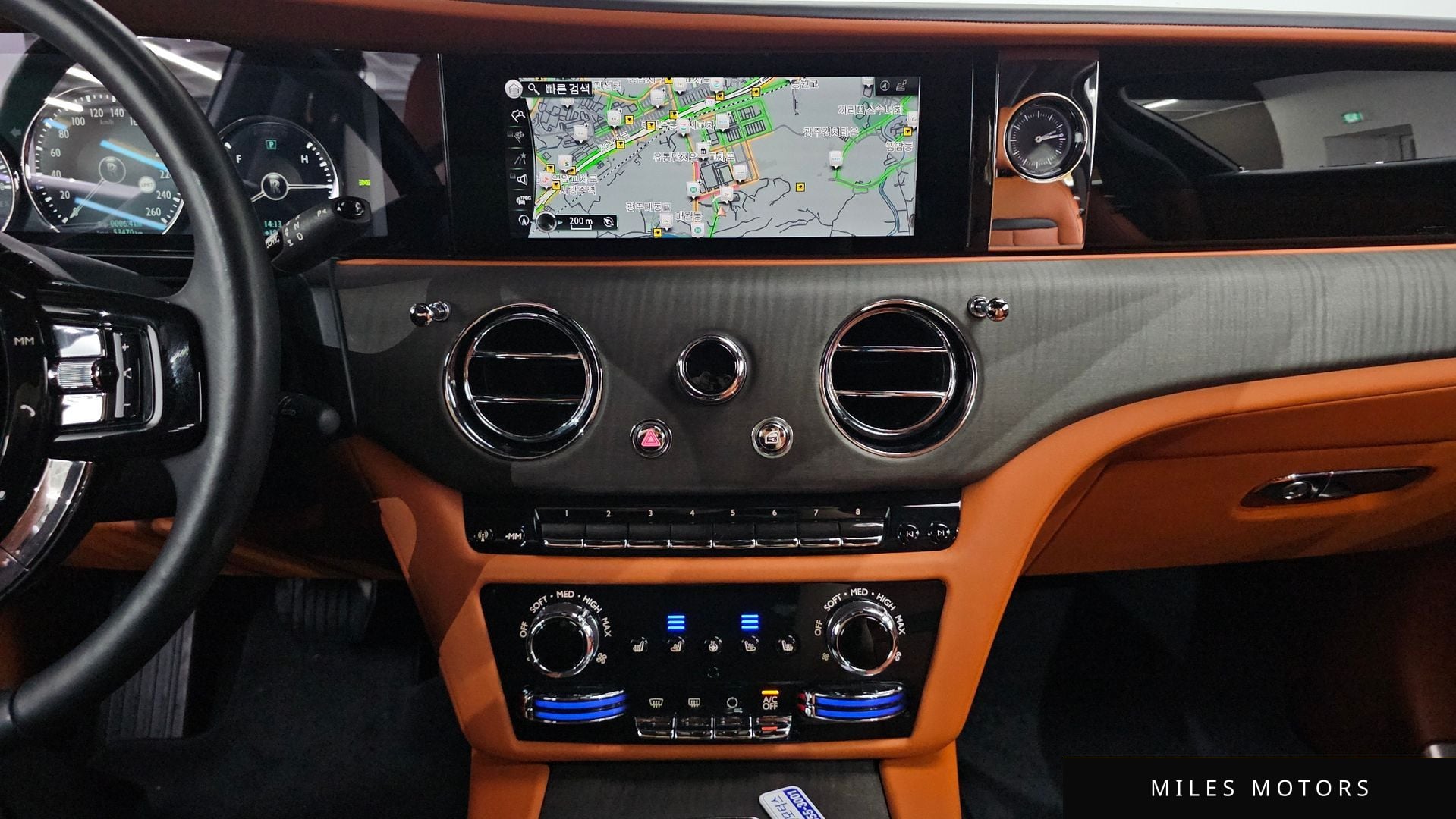 Rolls-Royce 고스트 2023 — миниатюра 18