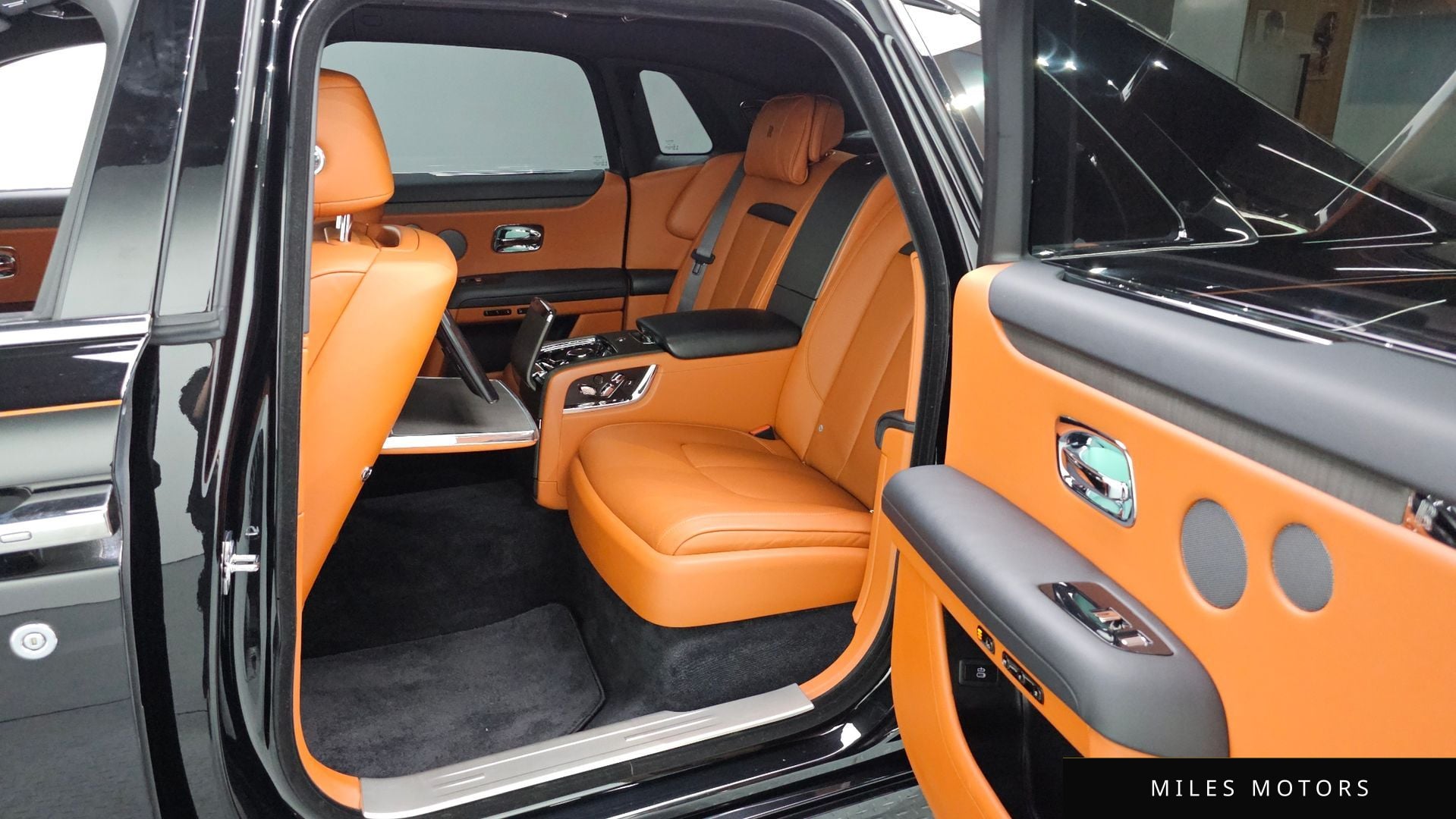 Rolls-Royce 고스트 2023 — миниатюра 25