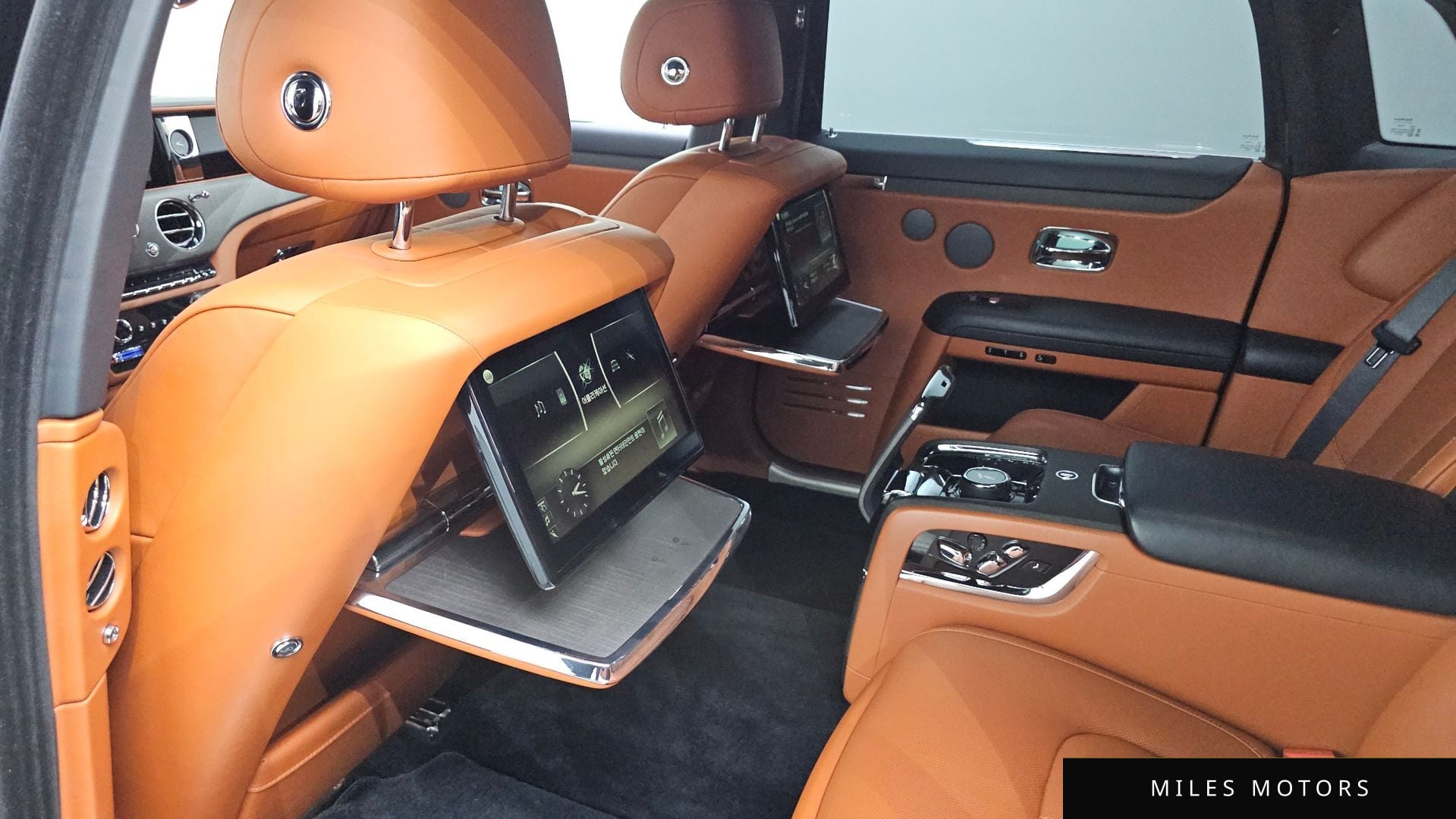 Rolls-Royce 고스트 2023 — миниатюра 29