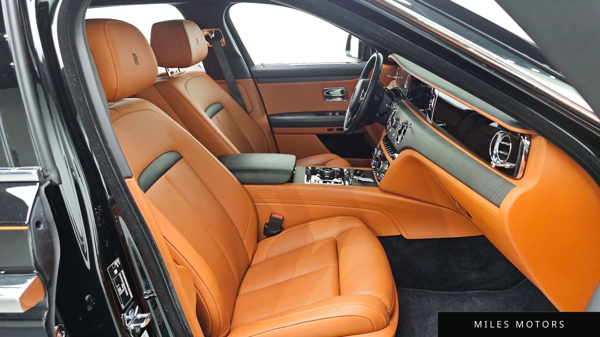 Rolls-Royce 고스트 2023 — миниатюра 31