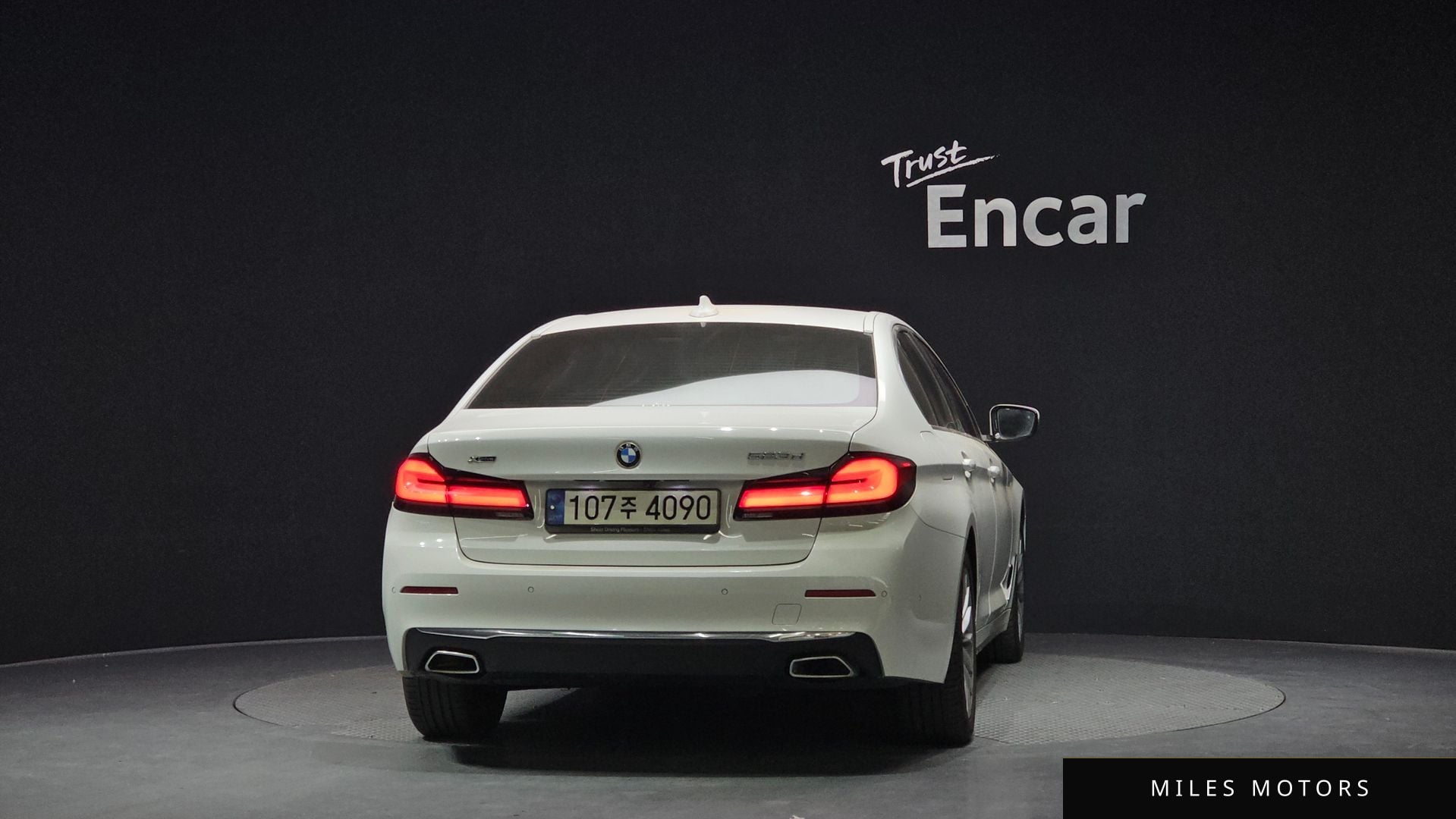 BMW 5 Series (G30) 2021 — миниатюра 4