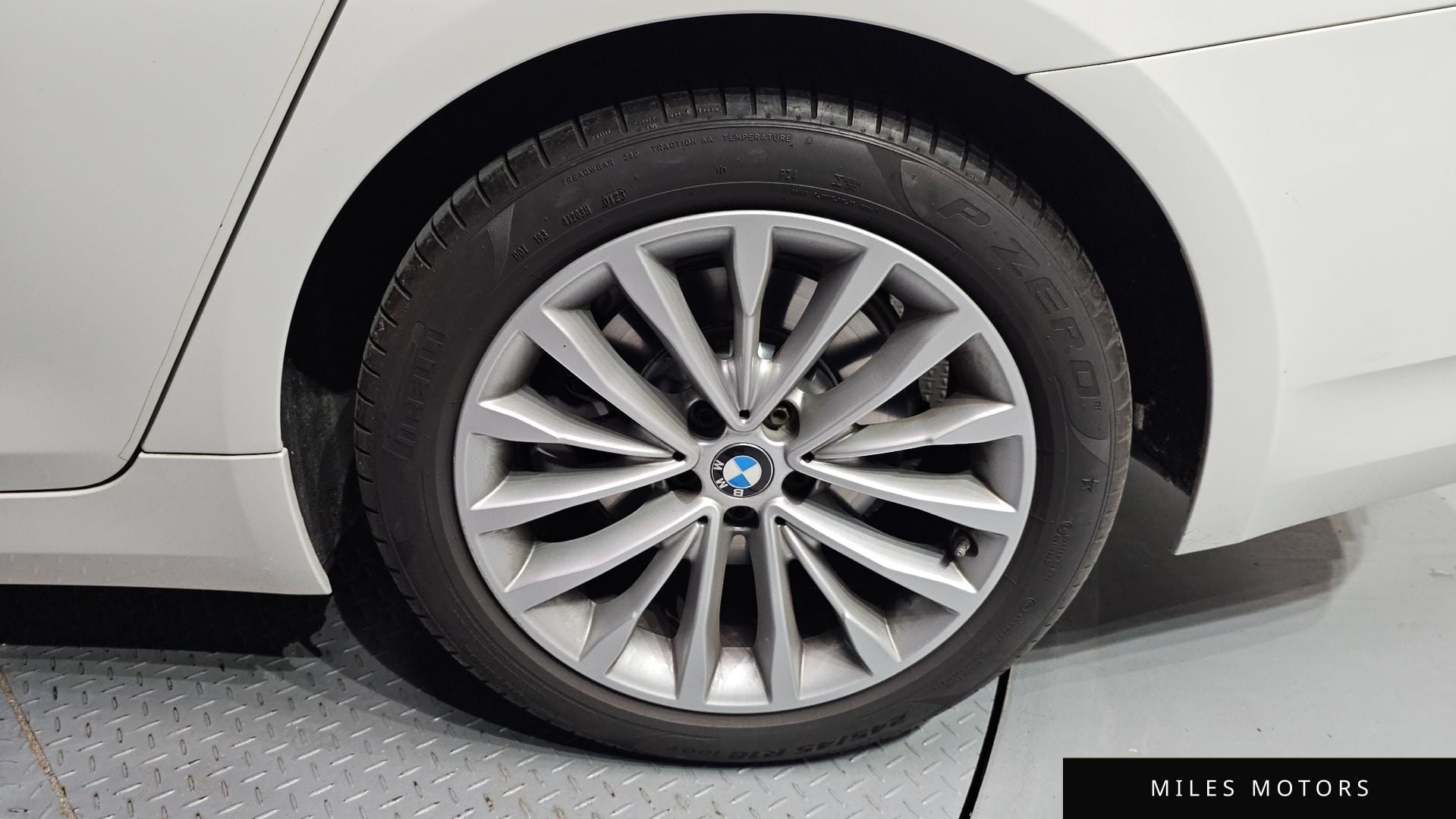 BMW 5 Series (G30) 2021 — миниатюра 7