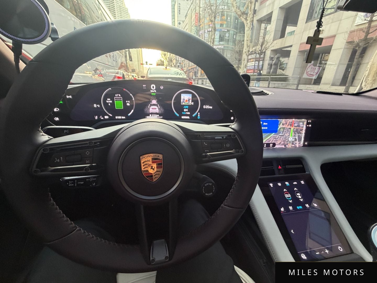 Porsche Taycan 2025 — миниатюра 8