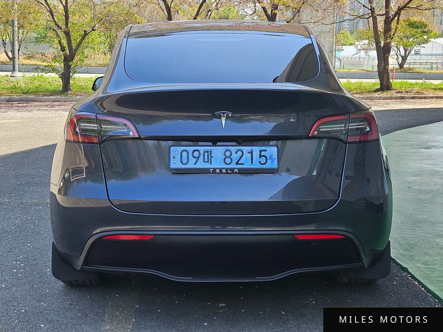 Tesla Model Y 2025 — миниатюра 5