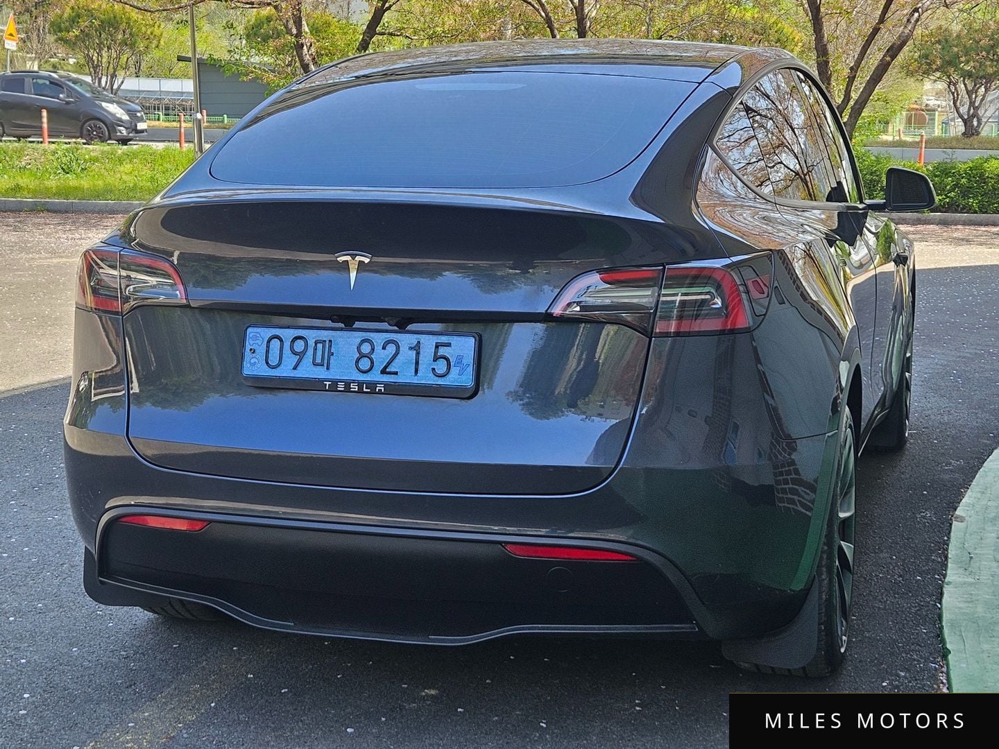 Tesla Model Y 2025 — миниатюра 6