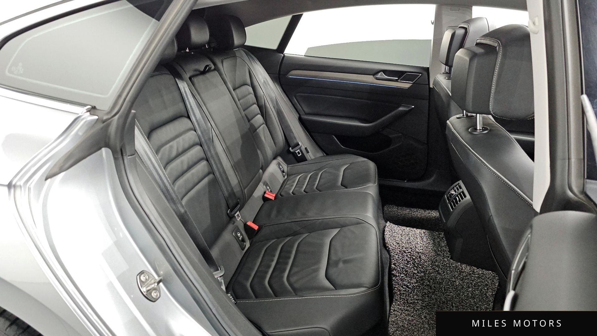 Volkswagen 아테온 2019 — миниатюра 17