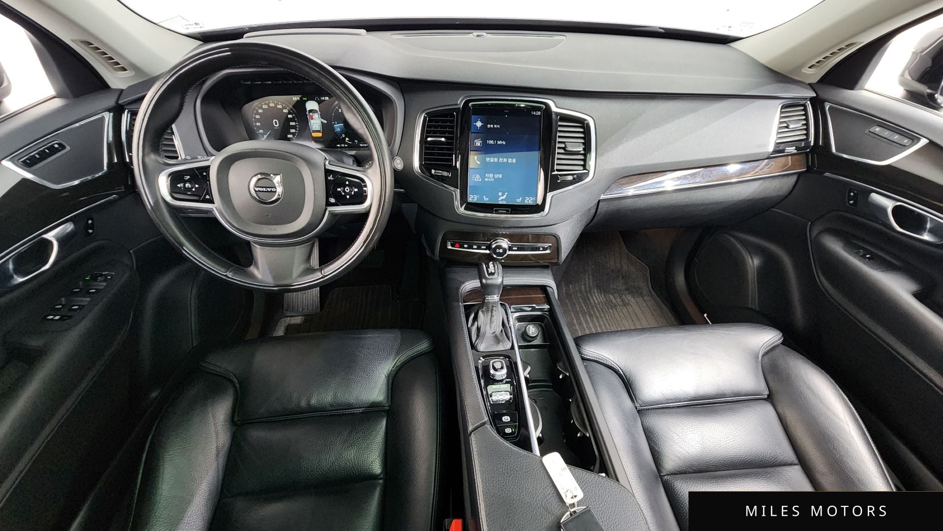 Volvo XC90 2018 — миниатюра 10