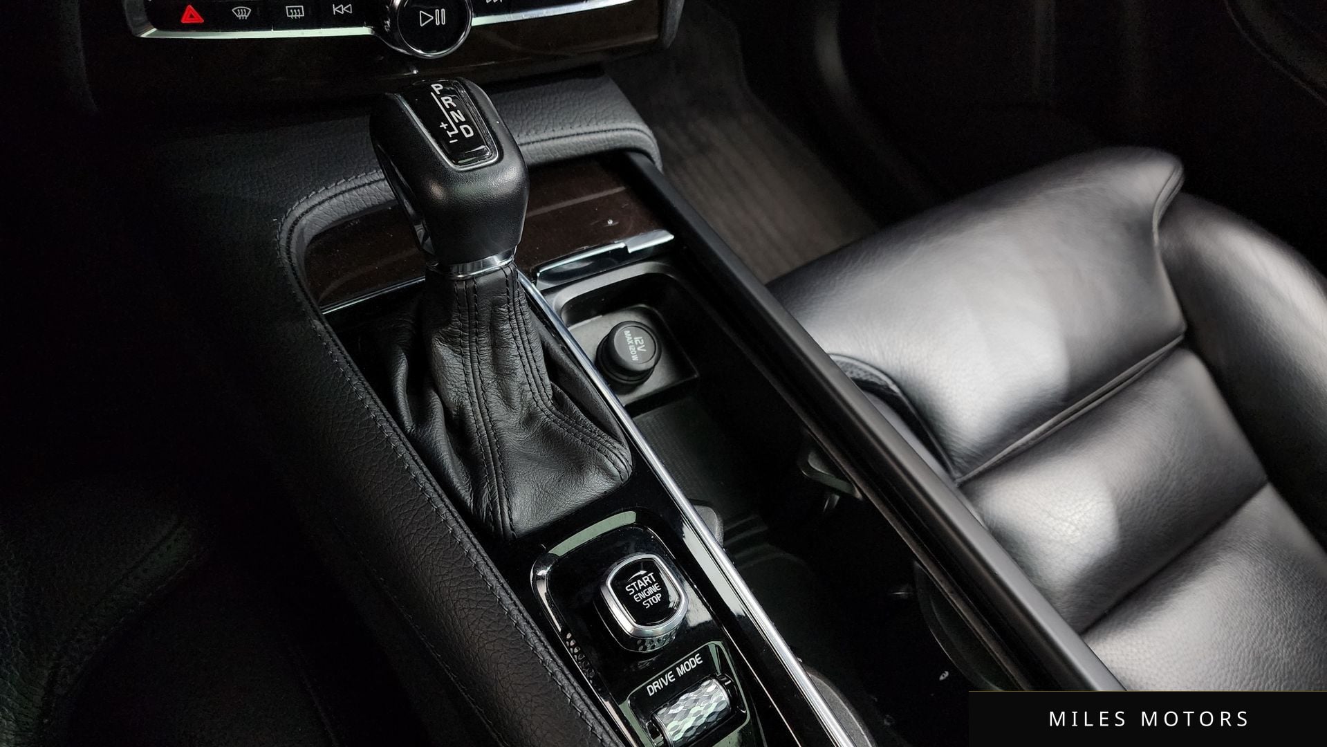 Volvo XC90 2018 — миниатюра 12