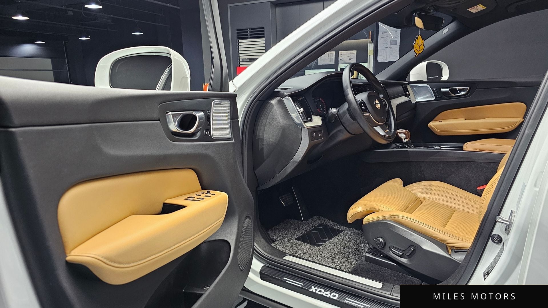 Volvo XC60 2019 — миниатюра 10