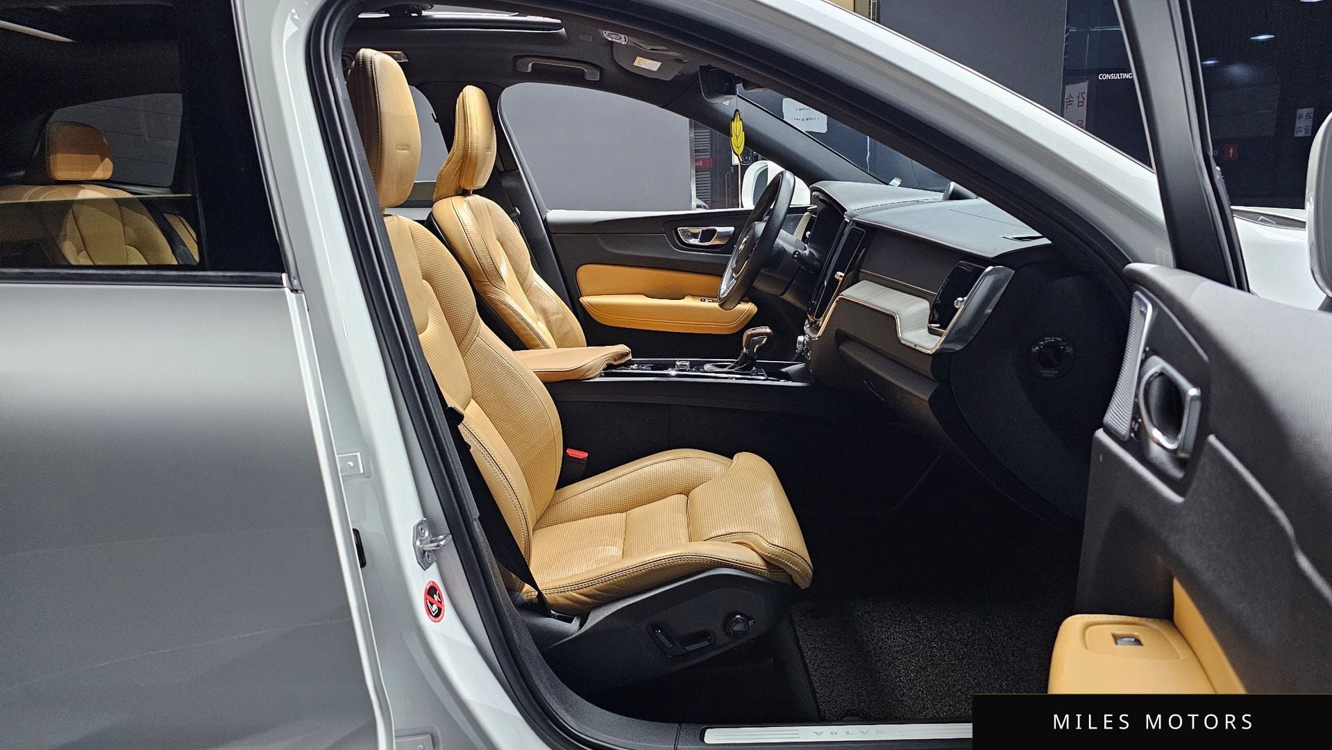 Volvo XC60 2019 — миниатюра 11