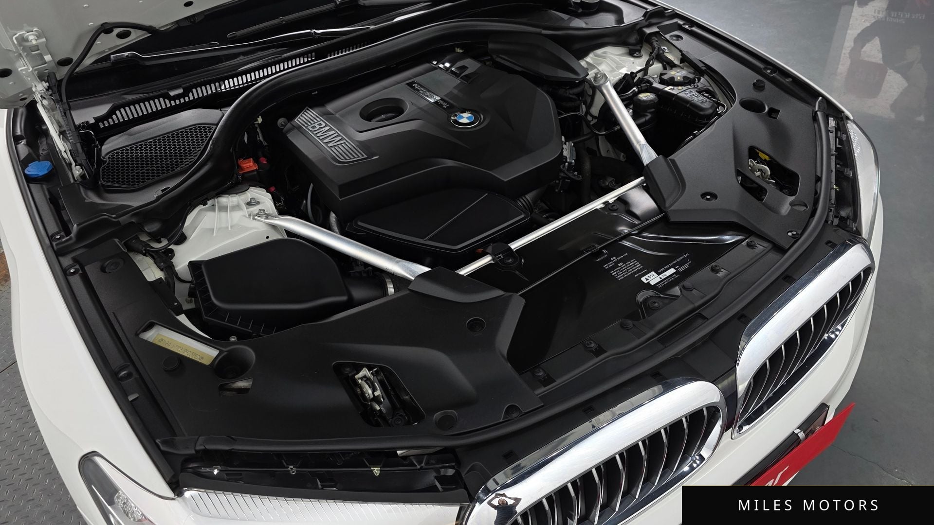 BMW 5 Series (G30) 2018 — миниатюра 5