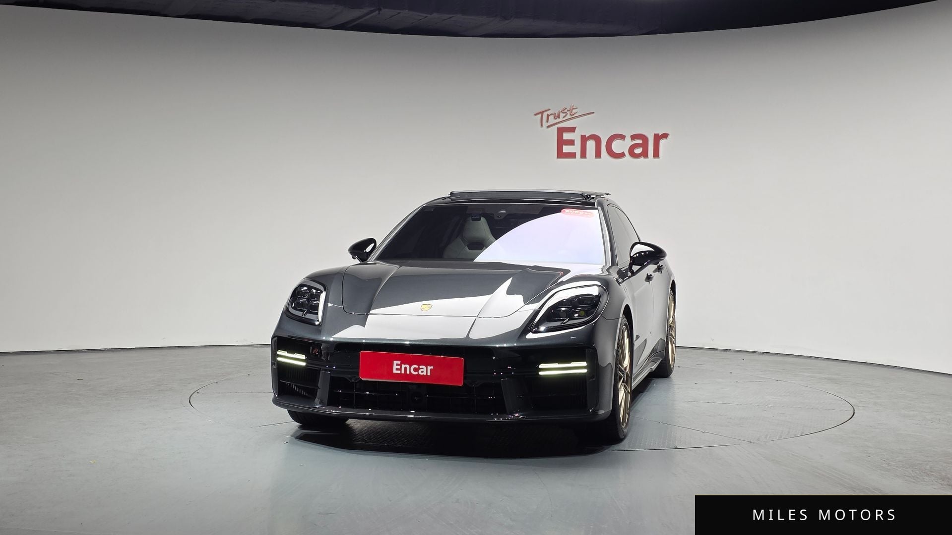 Porsche Panamera 2025 — миниатюра 2