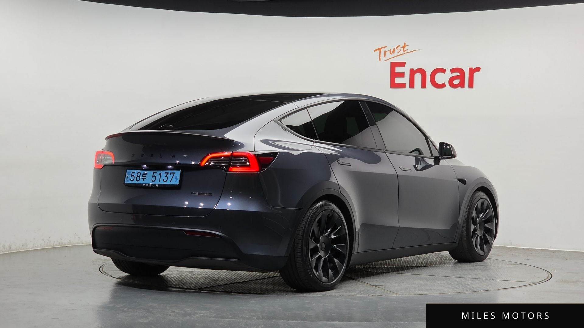 Tesla 모델 Y 2022 — миниатюра 2