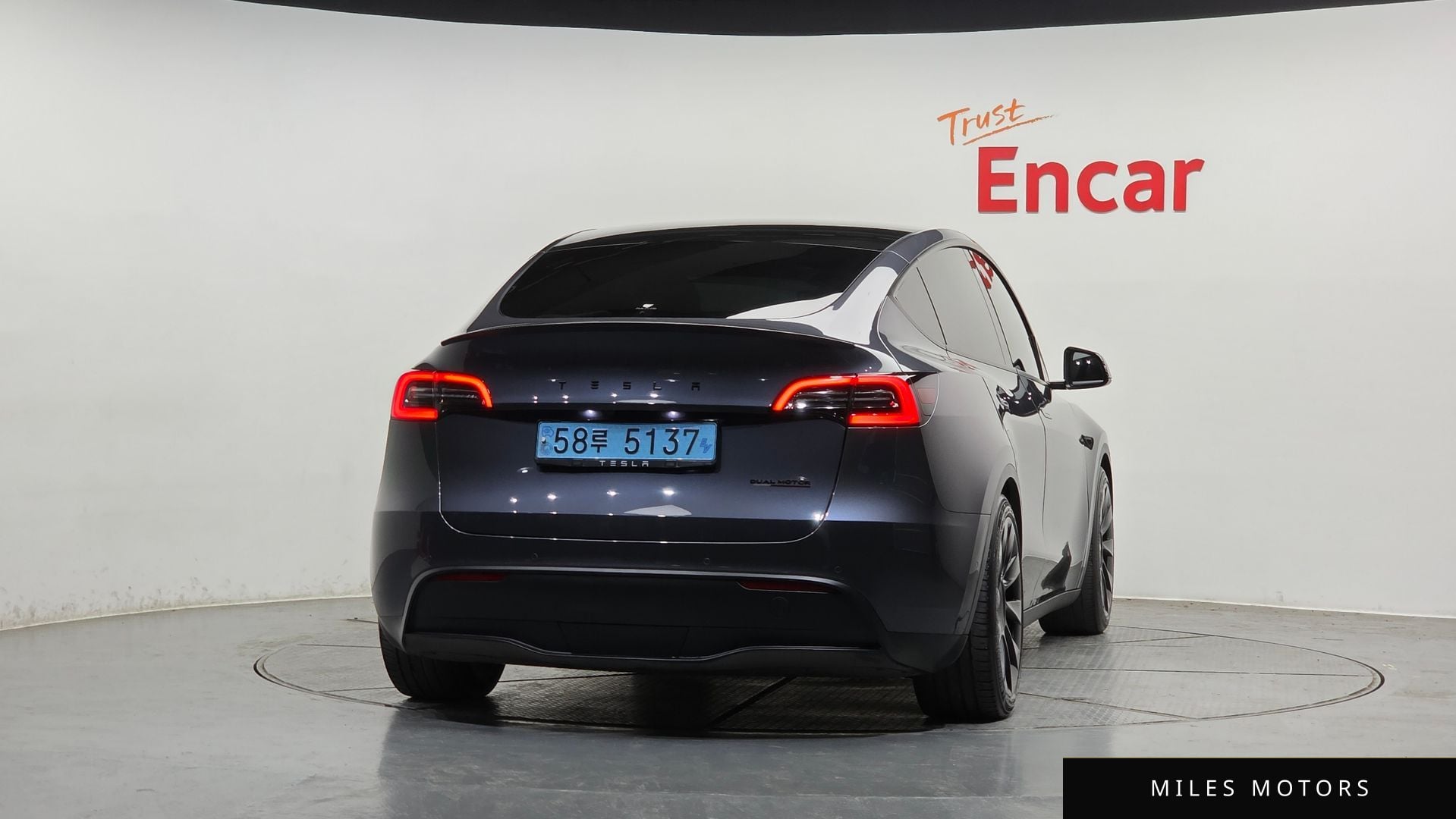 Tesla 모델 Y 2022 — миниатюра 4